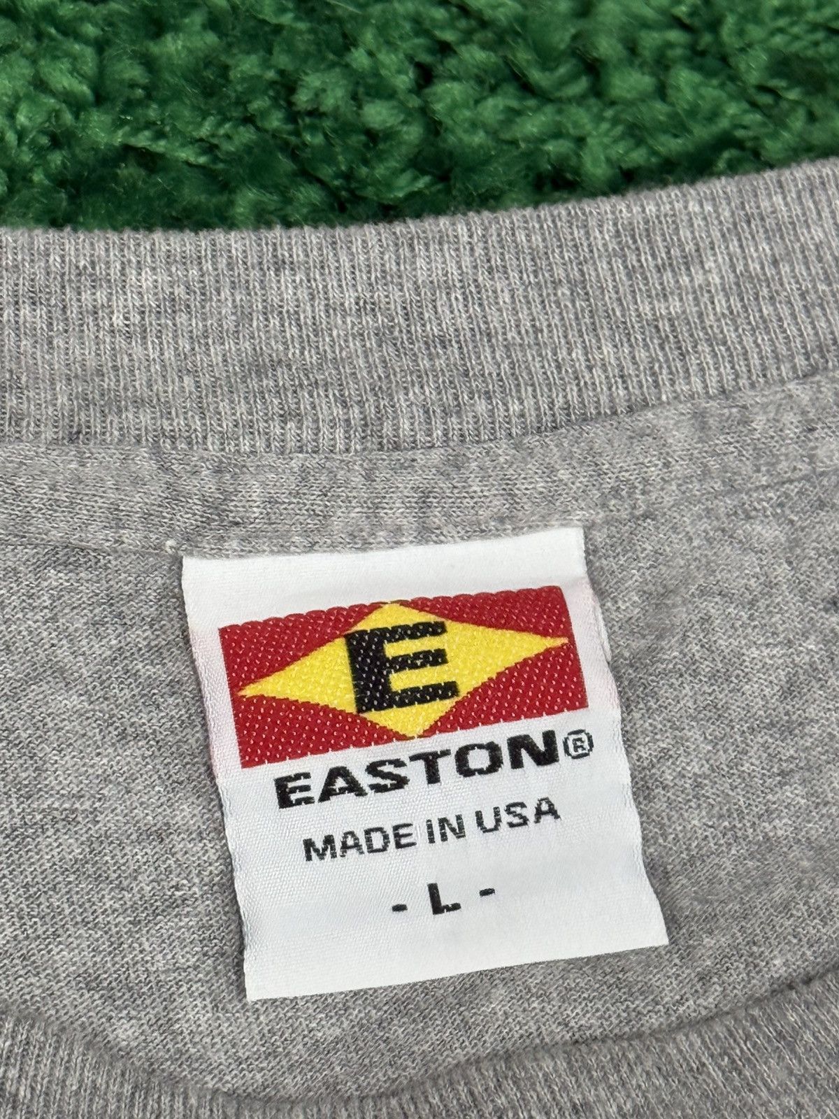 Vintage Vintage Easton Softball Logo Tee Grey Large 90s Size US L / EU 52-54 / 3 - 4 Thumbnail
