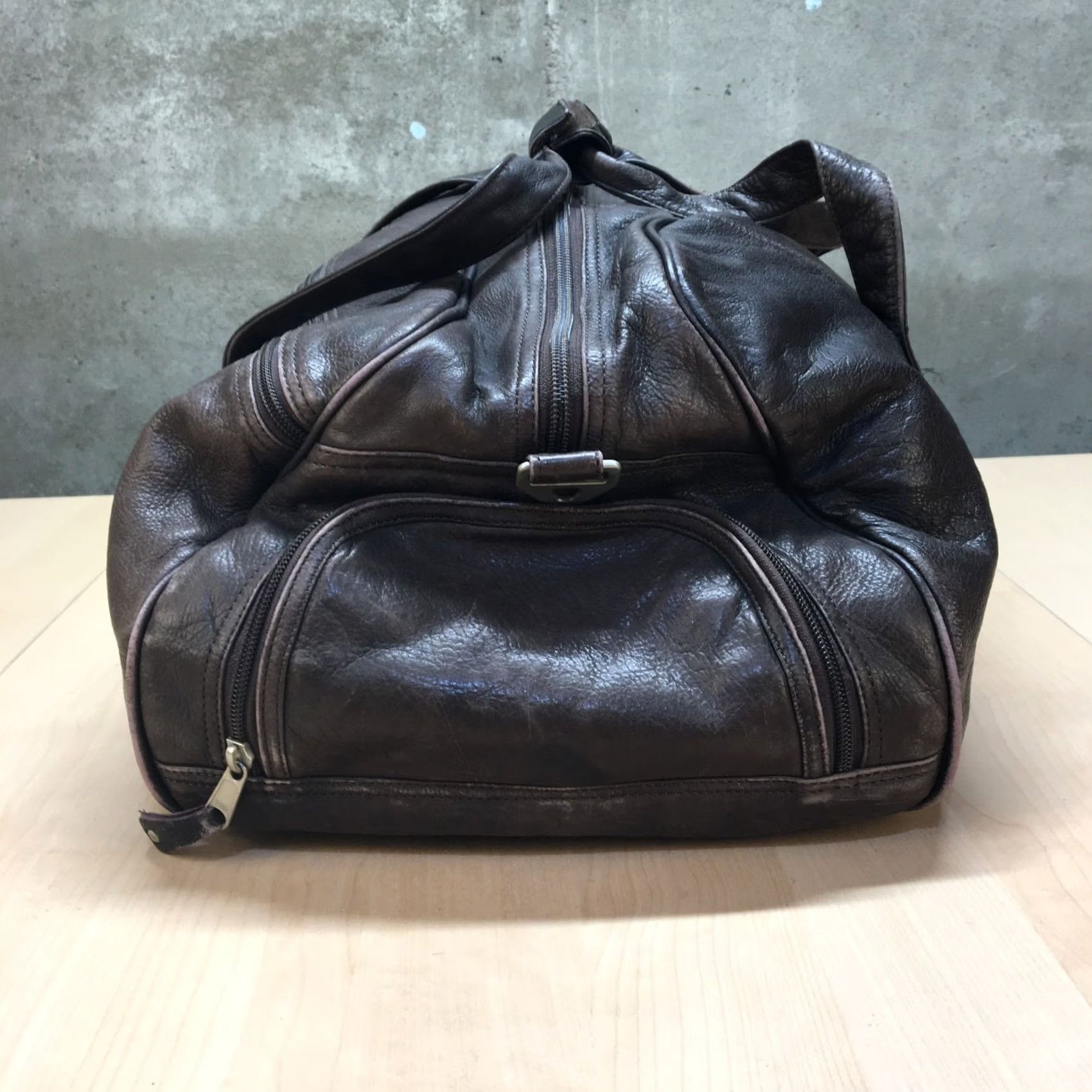 Vintage Canyon Leather Duffle Bag Travel Brown - Medium - Men - Classic Style - 22 in Width - Leather Strap - Zip Closure - Solid Pattern Size ONE SIZE - 4 Thumbnail