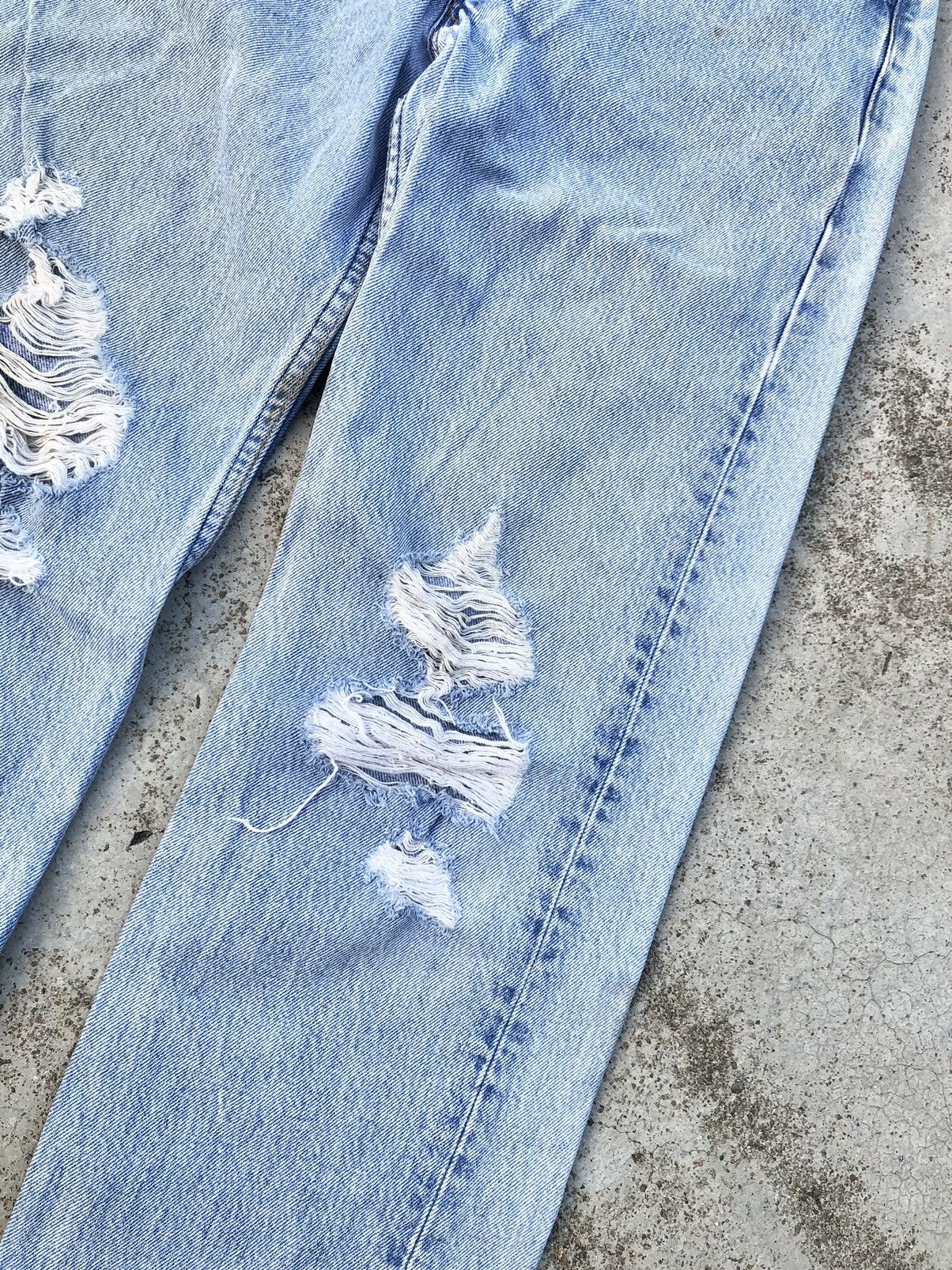 Levi's VINTAGE LEVIS 501 90s DISTRESSED DENIM Size US 30 / EU 46 - 3 Thumbnail