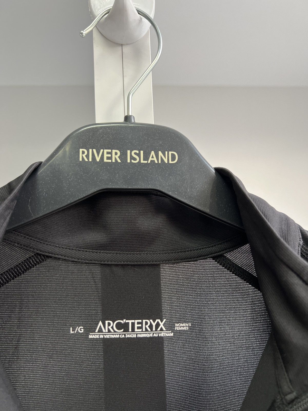 Arc'teryx × Vintage Vintage Arc’teryx Termo Black Long sleeve t-shirt Size US L / EU 52-54 / 3 - 10 Thumbnail