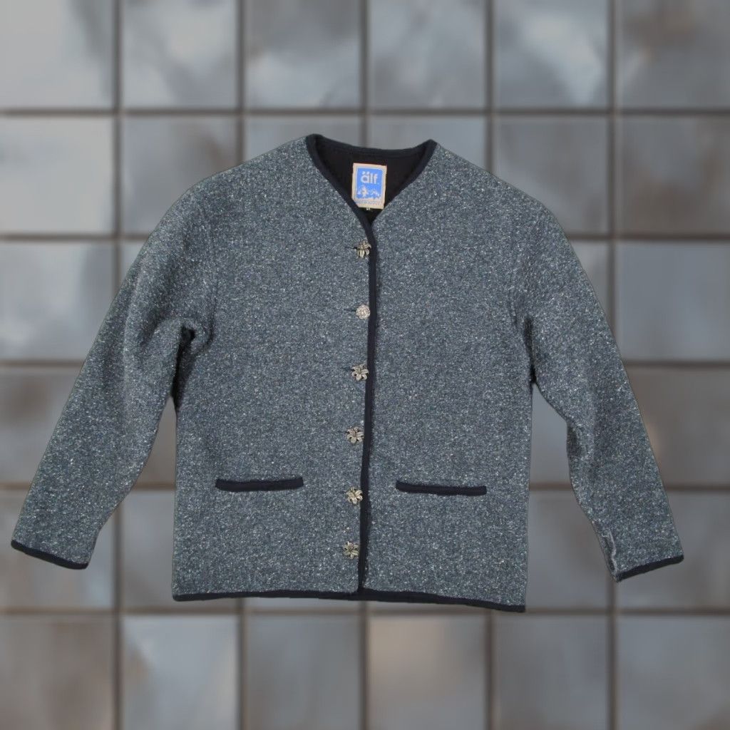 Vintage VINTAGE Kuhl Jacket Women M Blue Button Up Flowers--Geometric, All Seasons, Casual, Travel, Workwear Size M / US 6-8 / IT 42-44 - 1 Thumbnail
