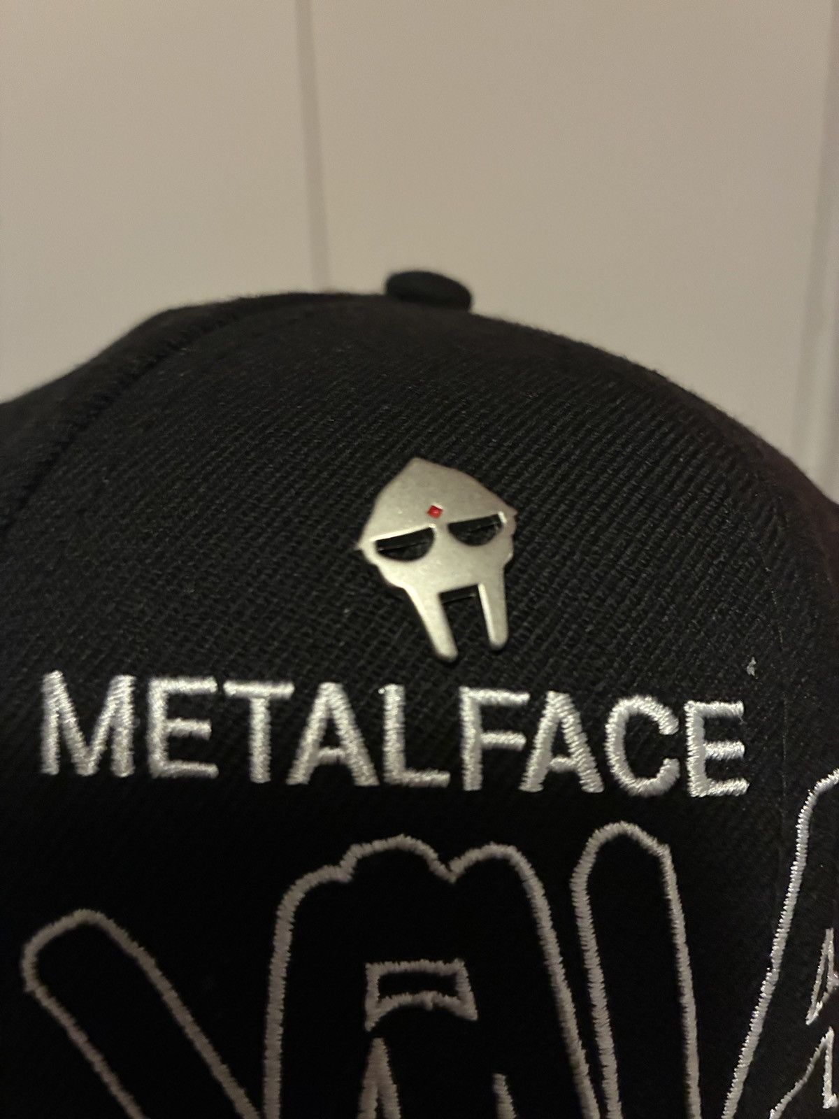MF Doom New Era x MF DOOM METAL FACE VILLAIN snapback RARE Size ONE SIZE - 4 Thumbnail