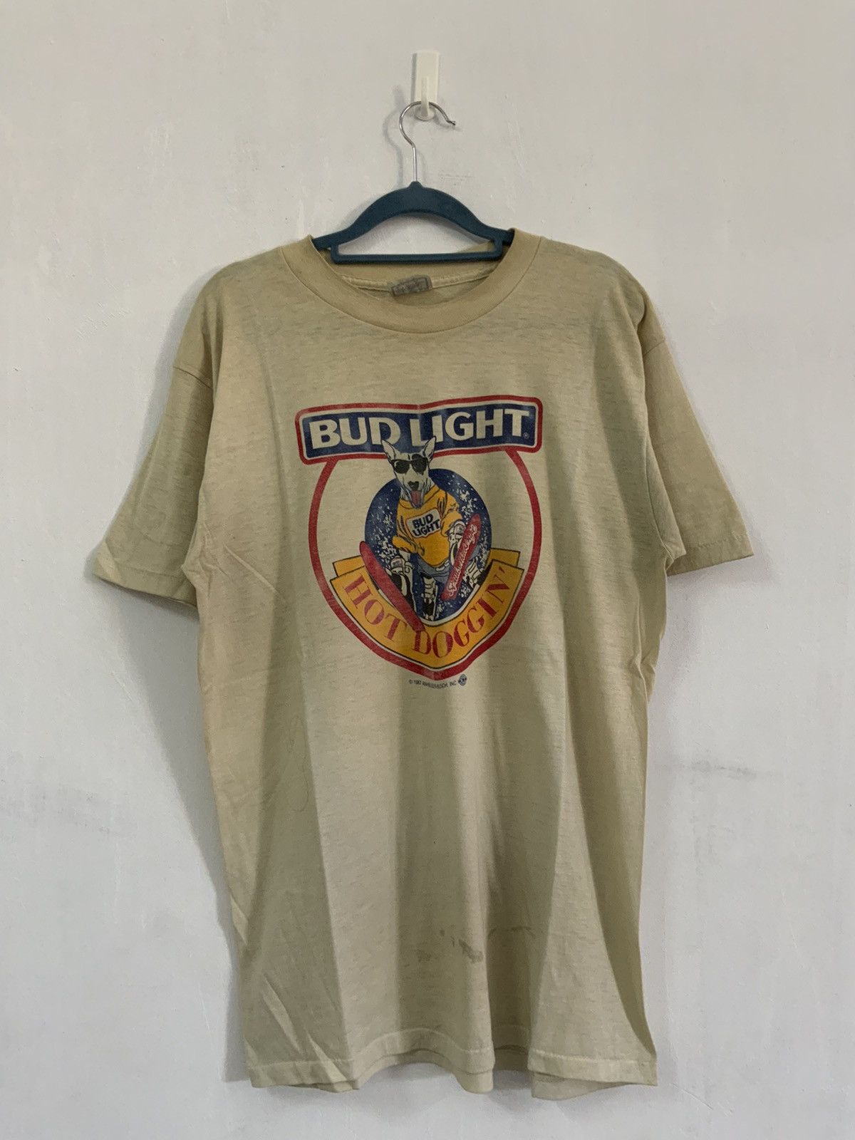 Vintage Vintage Bud Light Hot Doggin’ @1987 Tee Size US XL / EU 56 / 4 - 1 Thumbnail