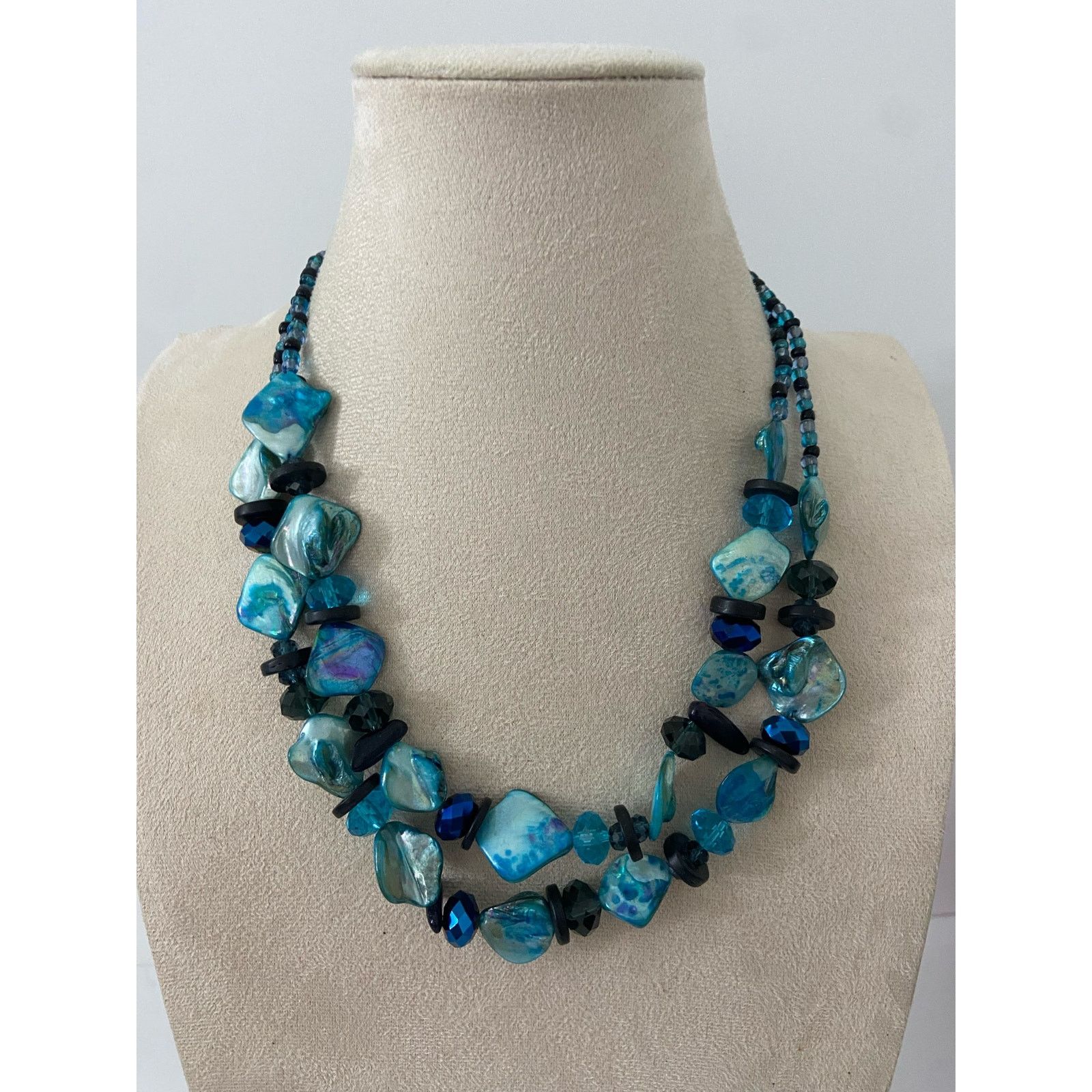 Other bright blue shell bead necklace Size ONE SIZE - 1 Thumbnail