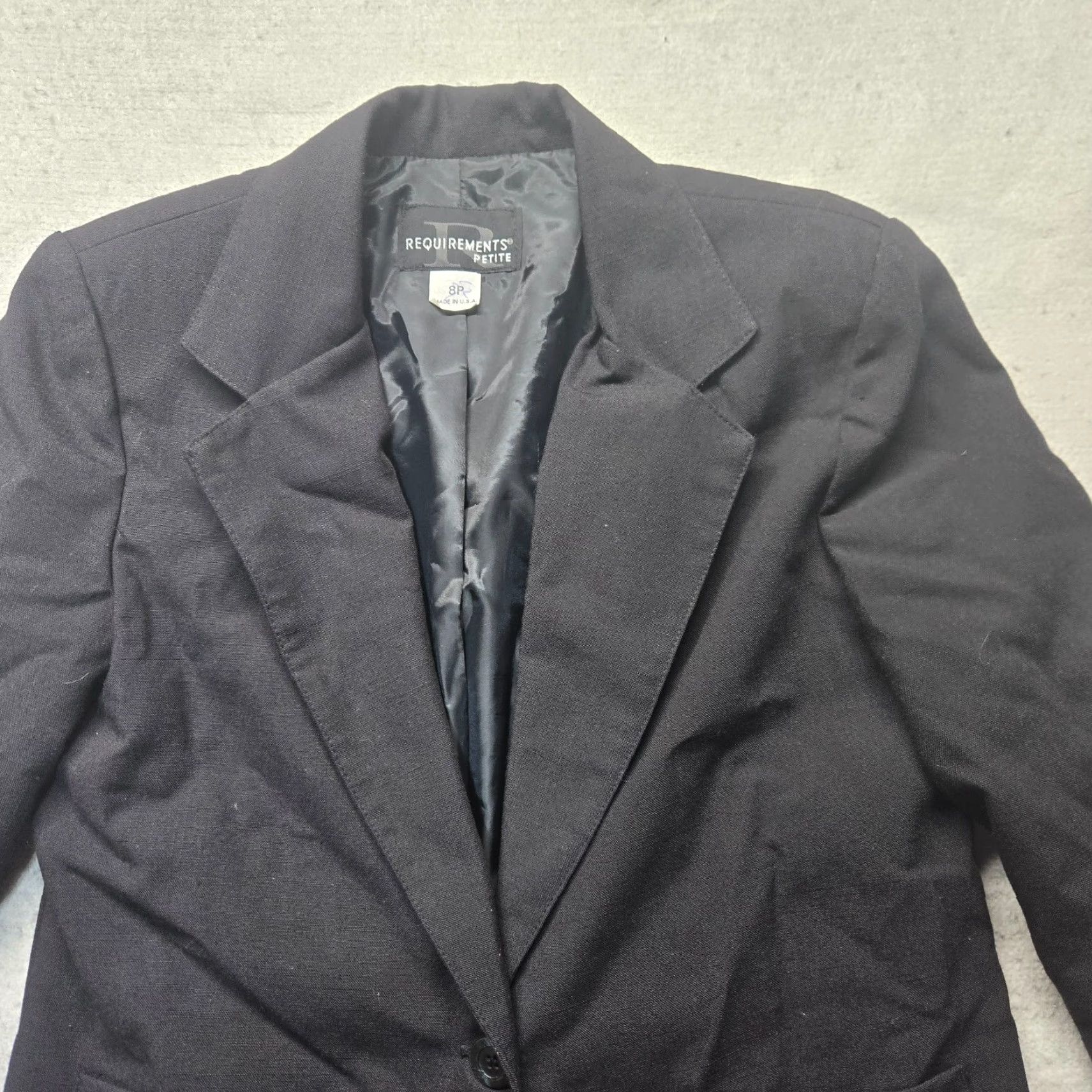 Vintage Requirements Blazer Jacket Women Petite 8P Black Long Sleeve Single Button Shoulder Pads Polyester/Spandex Business Mens? Size M / US 6-8 / IT 42-44 - 2 Thumbnail