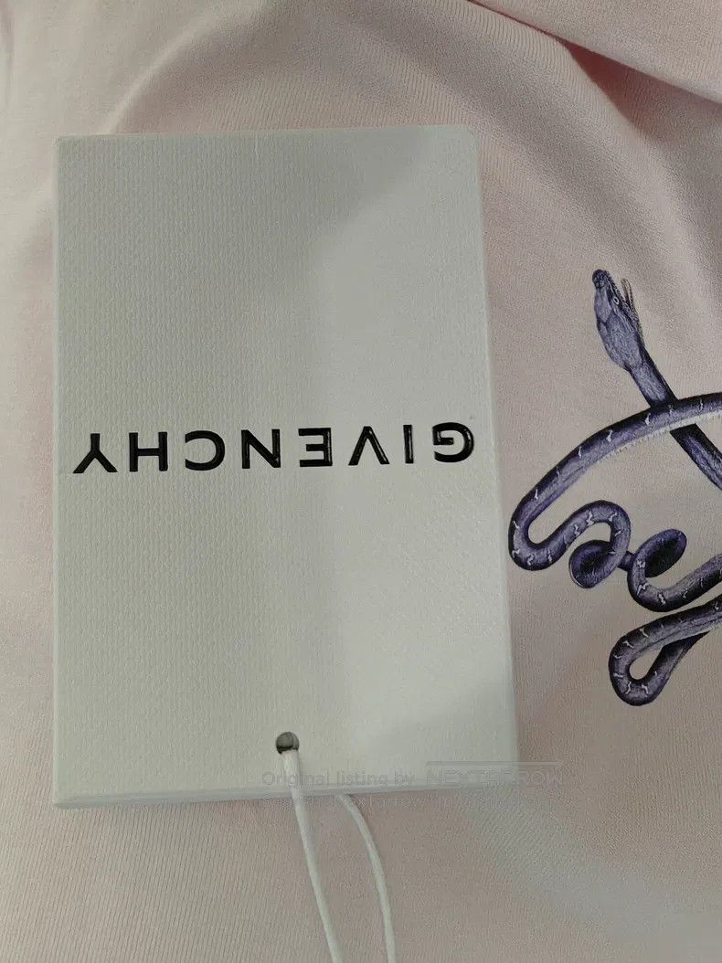 Givenchy Givenchy short sleeves Size US M / EU 48-50 / 2 - 3 Thumbnail