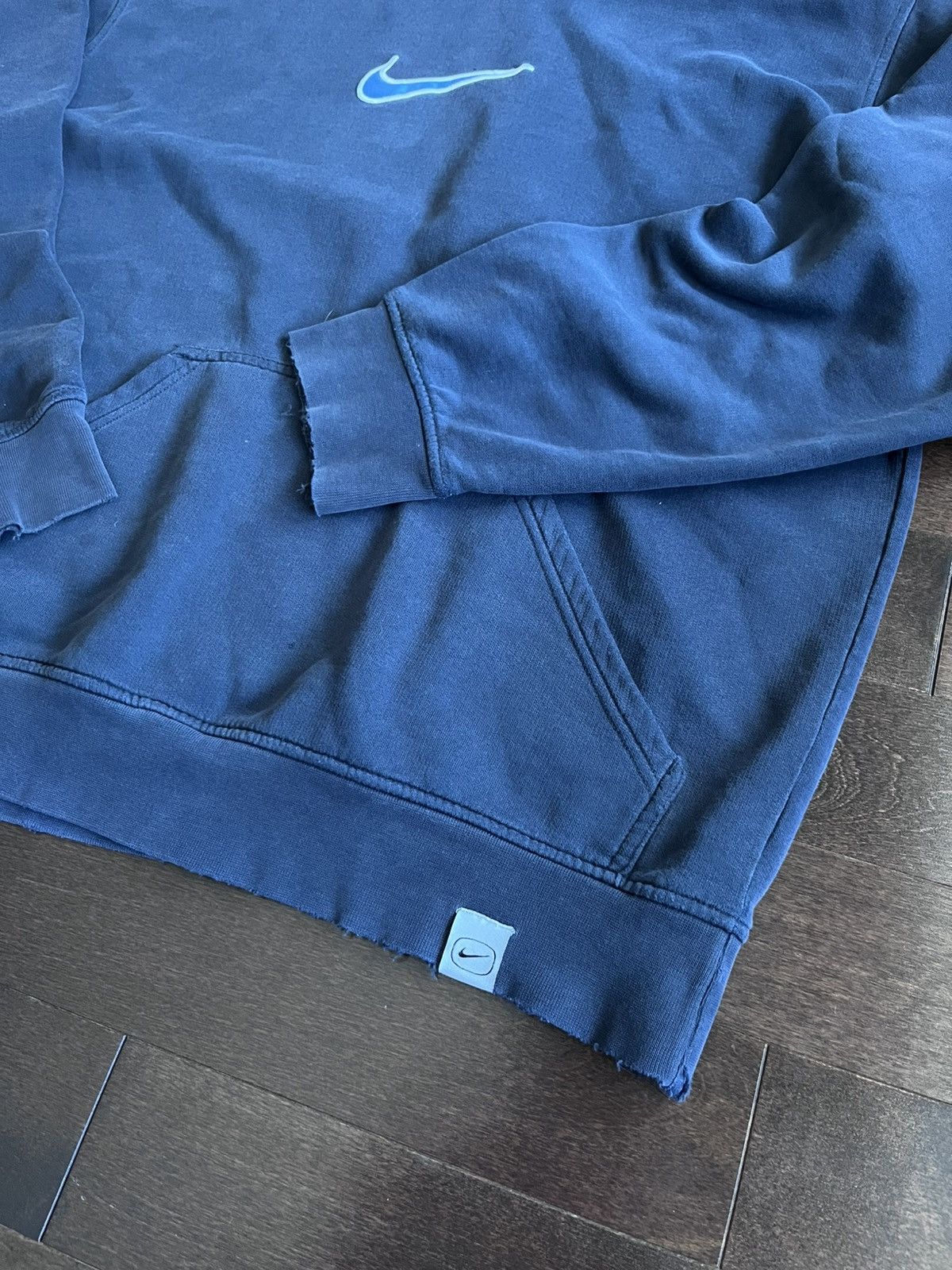 Nike Vintage Nike Center Swoosh Logo y2k 90’s Distressed Hoodie Size US L / EU 52-54 / 3 - 3 Thumbnail