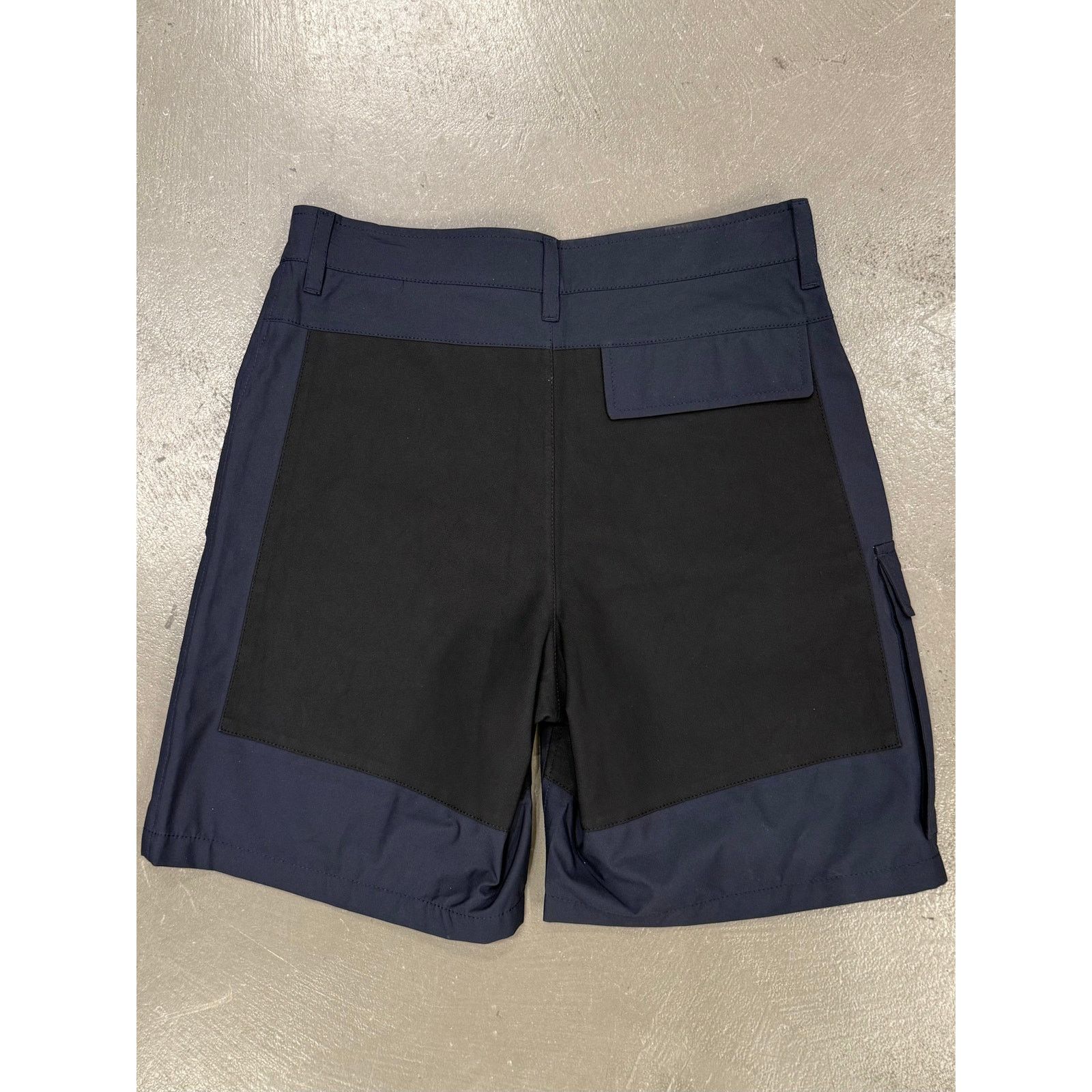 Prada Prada luna rossa technical sailing shorts Size US 30 / EU 46 - 2 Thumbnail