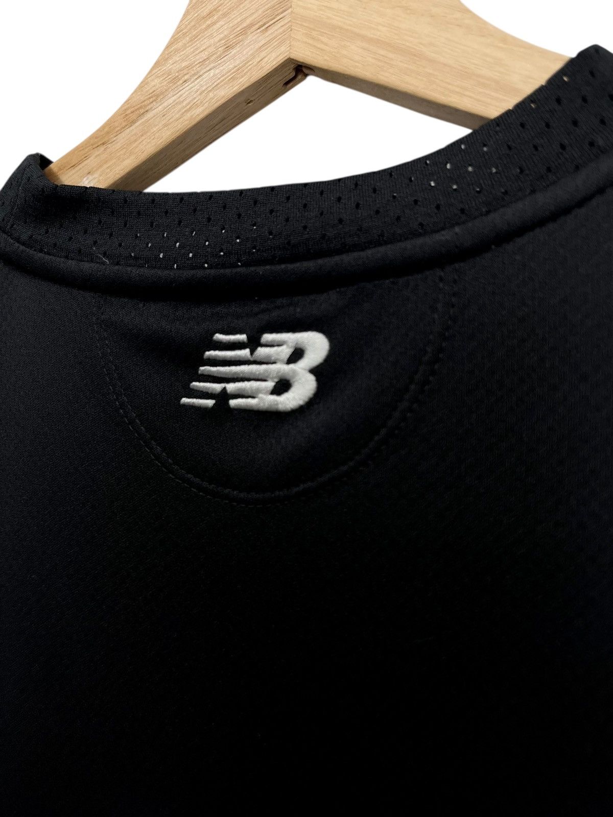 New Balance Vintage NEW BALANCE HOOPS BASKETBALL Polyester T-Shirt Size US M / EU 48-50 / 2 - 7 Thumbnail
