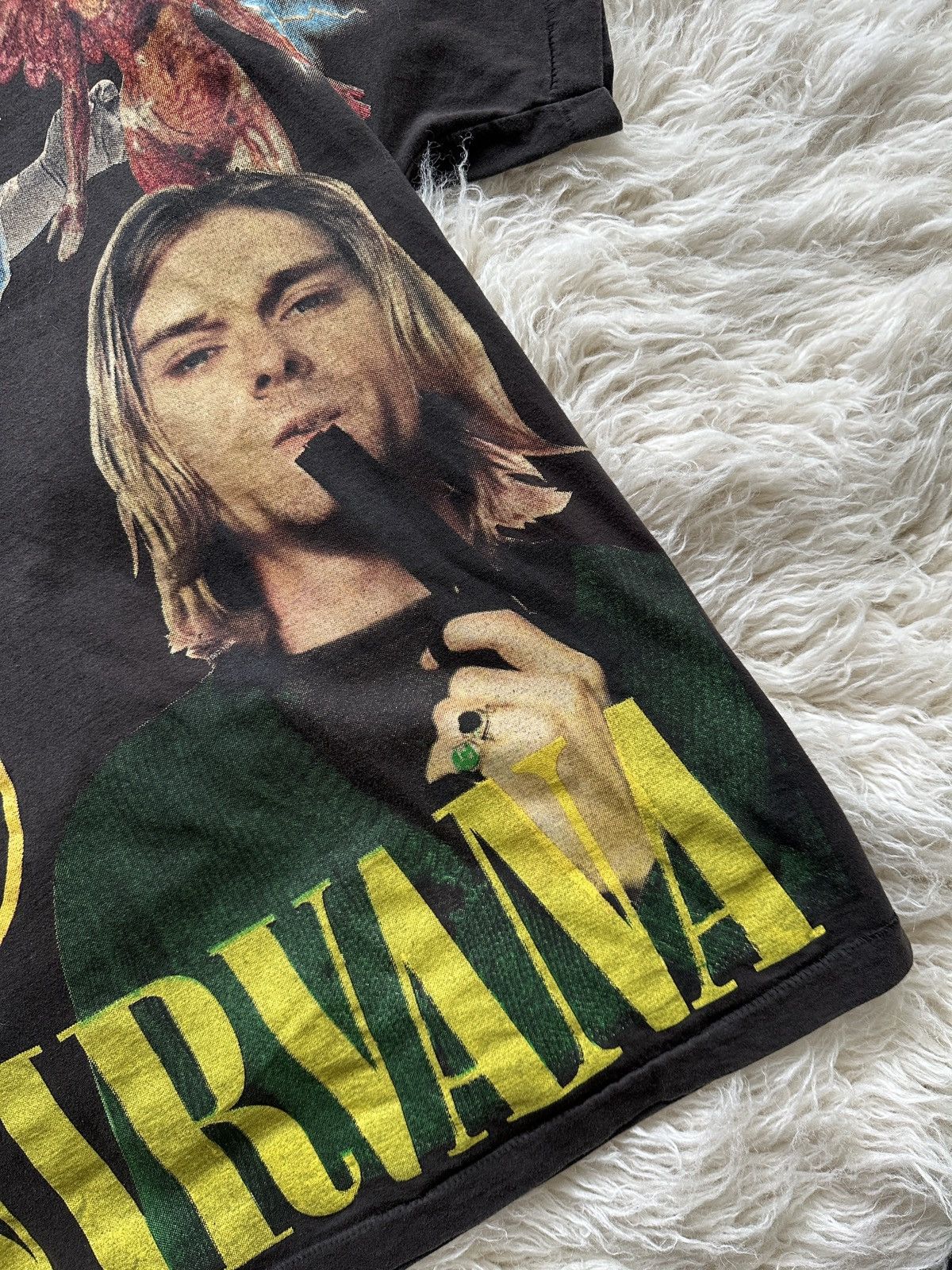 Nirvana ULTRA RARE GIANT NIRVANA KURT KOBAIN T-SHIRT L Size US XL / EU 56 / 4 - 5 Thumbnail