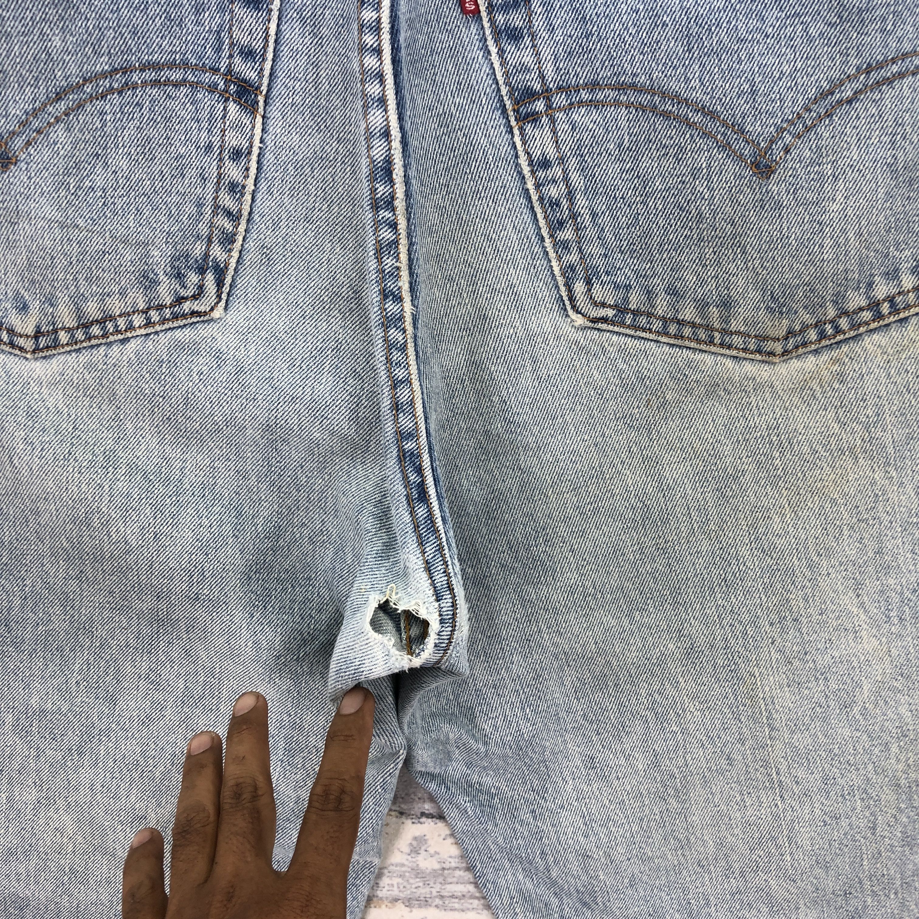 Levi's Vintage Levis Light Wash Jeans Levi's Ripped Faded Denim Size US 36 / EU 52 - 6 Thumbnail