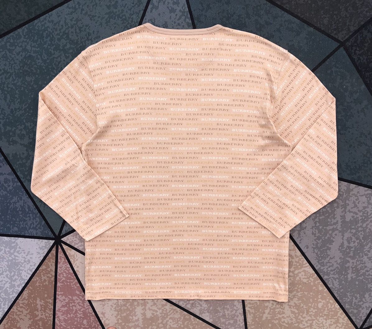 Burberry Burberry London Spellout Overprint Long Sleeve Shirt Size US L / EU 52-54 / 3 - 2 Thumbnail