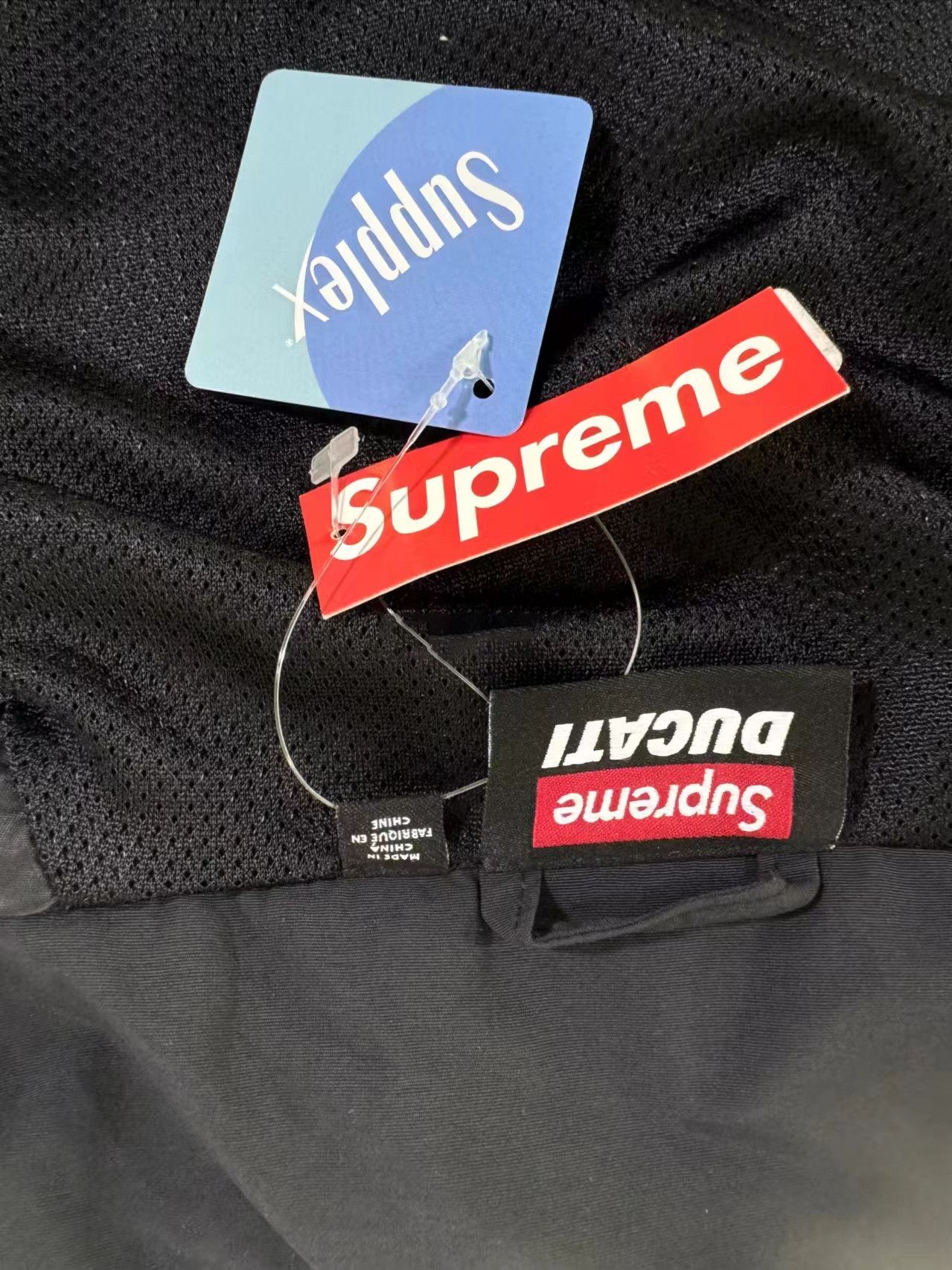 Supreme Supreme x Ducati Track Jacket 'Black' Size US L / EU 52-54 / 3 - 7 Thumbnail