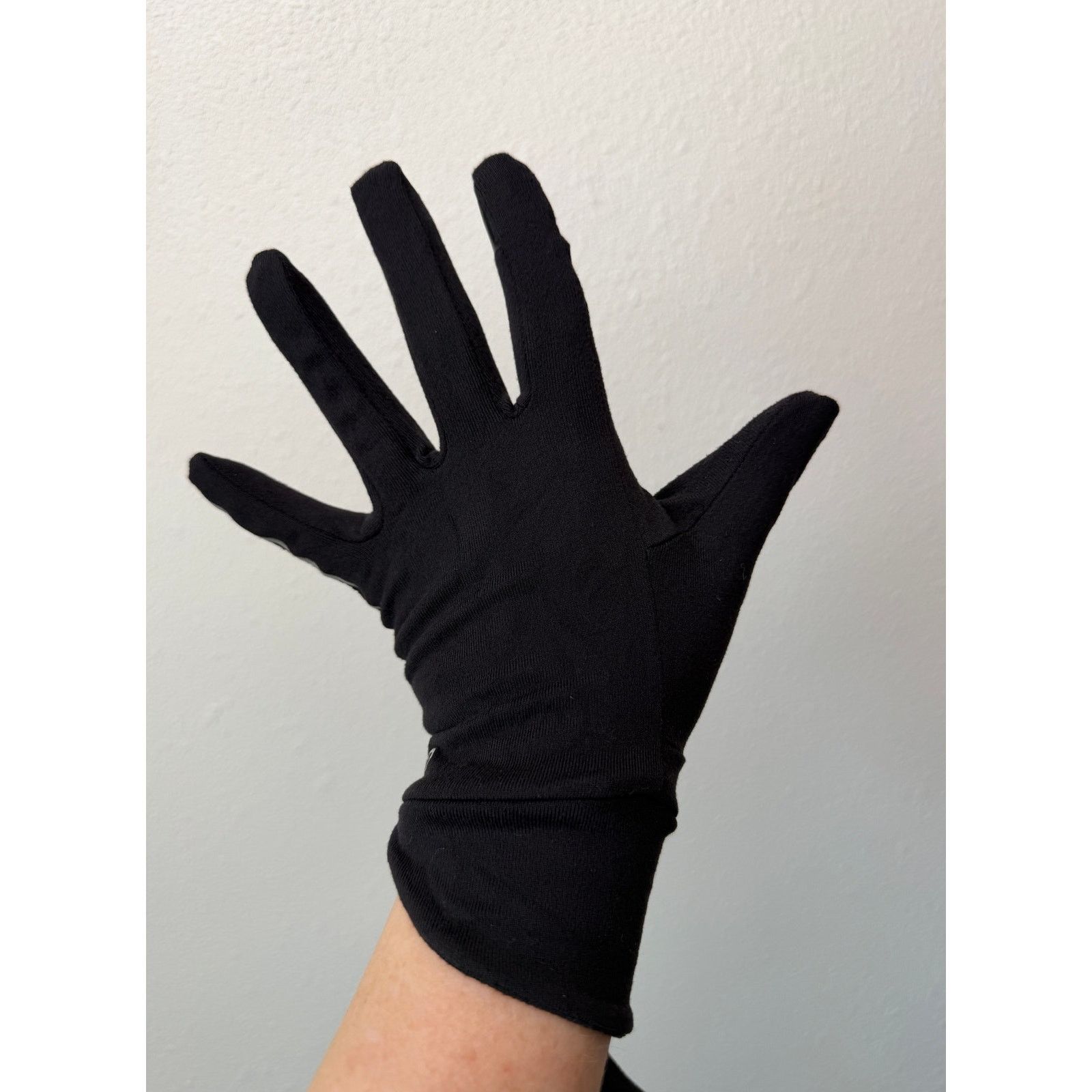 Lululemon Lululemon Run Gloves Black Women's Workout Gloves Size ONE SIZE - 10 Thumbnail