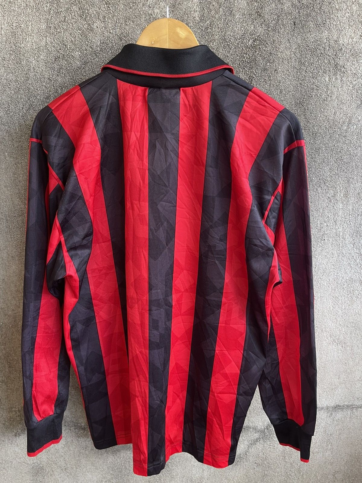 Lotto Sport Vintage’93-94🔥AC MILAN🔥LOTTO HOME FOOTBALL CLUB JERSEY L/S Size US L / EU 52-54 / 3 - 11 Thumbnail