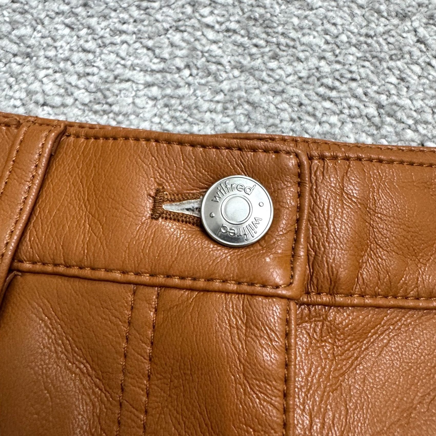 Vintage Wilfred Brown Leather Straight Leg High Rise Cropped Pants Women 2 Size 26" / US 2 / IT 38 - 5 Thumbnail