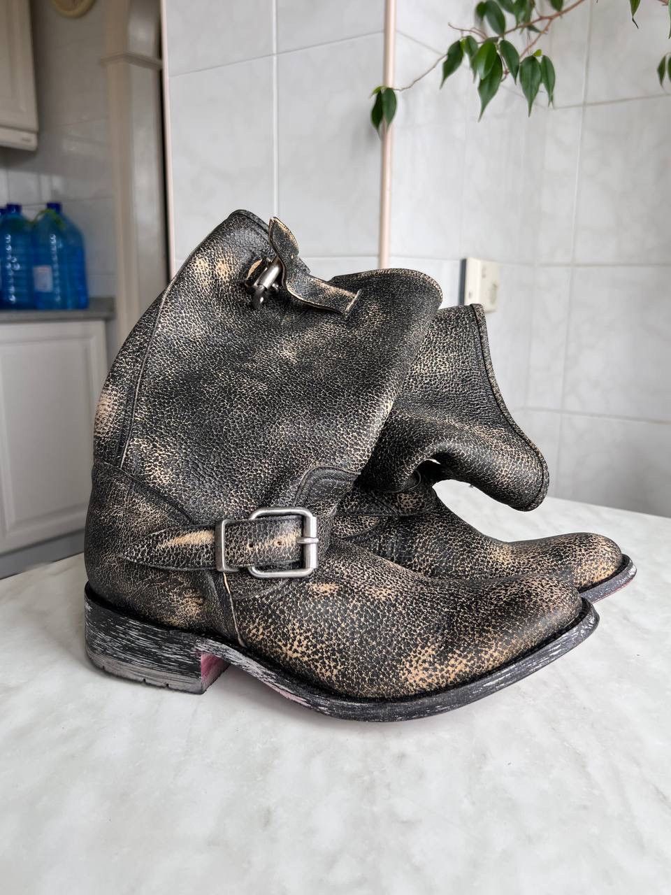Other Marlboro Leather Ankle Boots Western cowboy mexico grunge Size US 6 / EU 39 - 11 Thumbnail