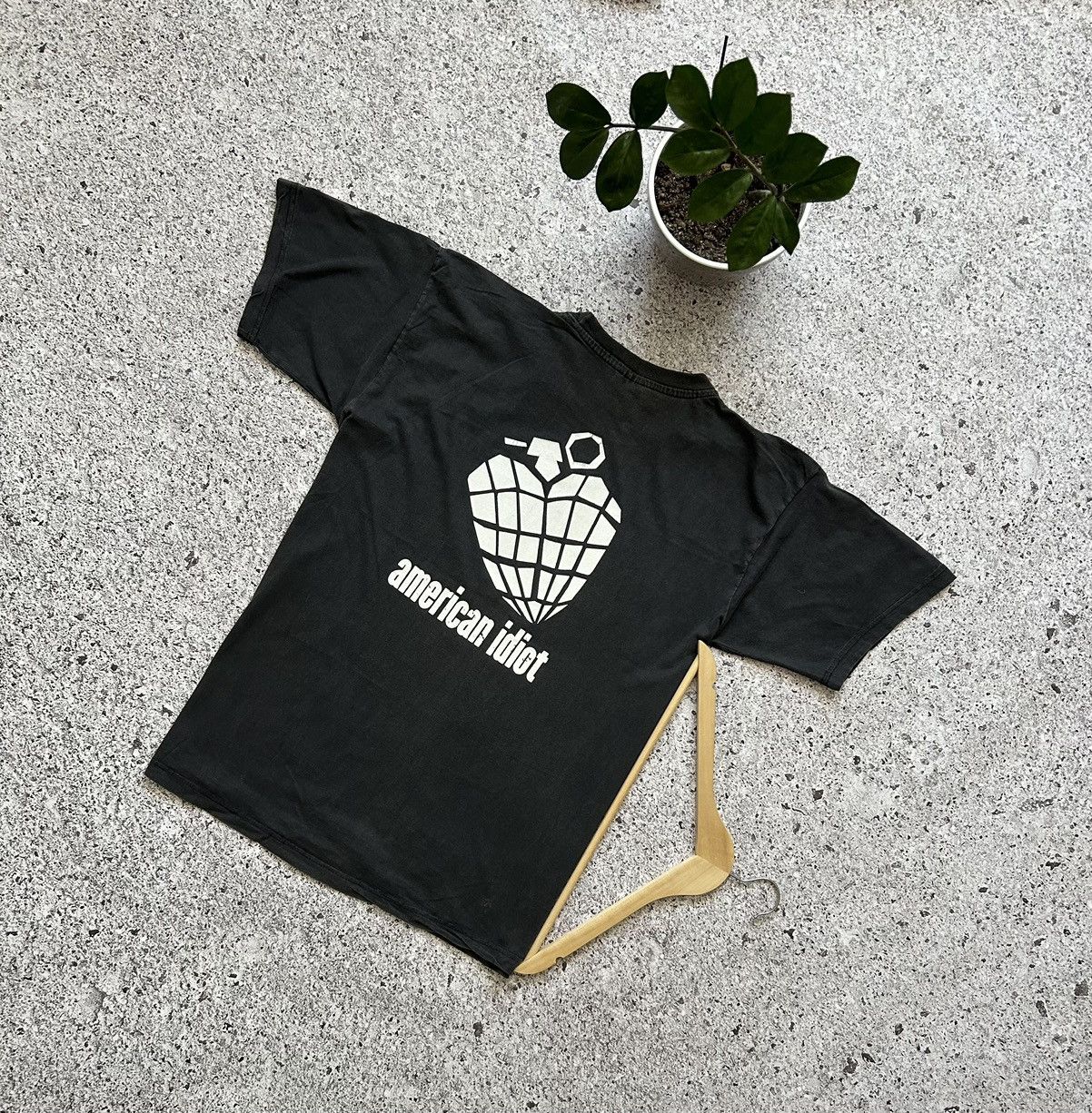 Band Tees × Vintage Vintage 2004 Green Day American Idiot Album promo t-shirt Size US XL / EU 56 / 4 - 2 Thumbnail