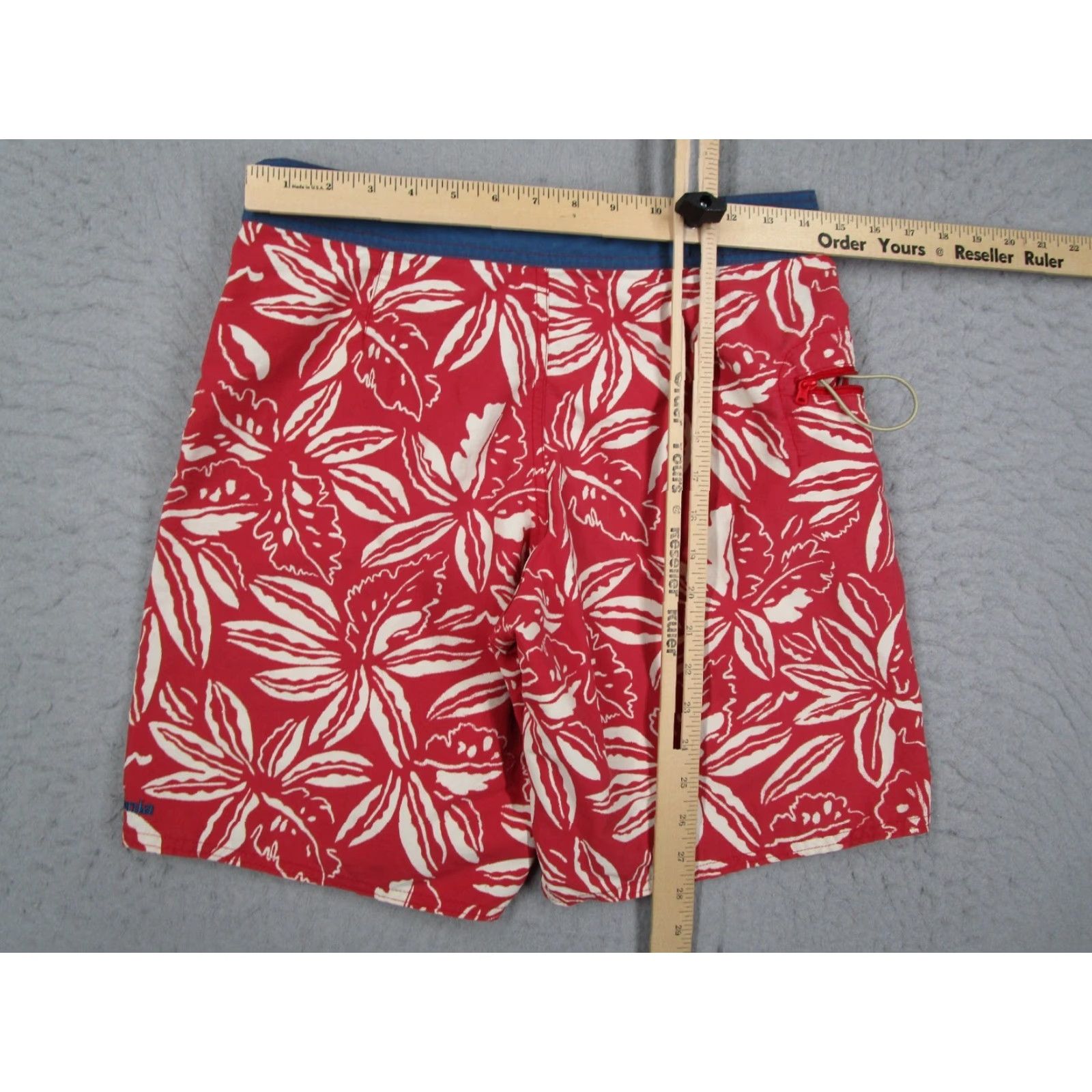 Patagonia Patagonia Shorts Mens 28 Red Floral Wavefarer Board Shorts Swim Trunks STY86620 Size US 28 / EU 44 - 6 Thumbnail