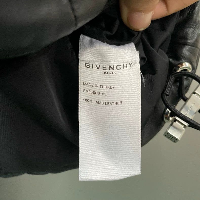 Givenchy Givenchy Black Embossed Magic Tape Down Vest Size US M / EU 48-50 / 2 - 4 Thumbnail