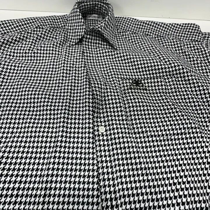 Balenciaga Balenciaga Balenciaga Houndstooth Logo Short Sleeve Shirt Size US XXS / EU 40 - 7 Thumbnail