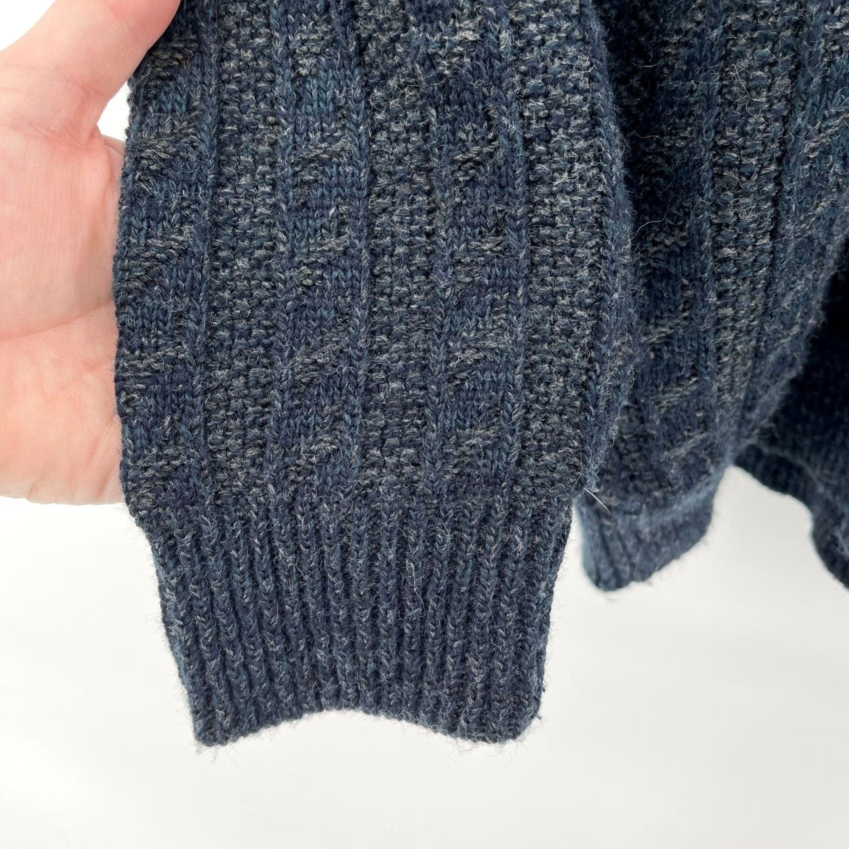 River Island VTG River Island Textured Knit Sweater Men Lg Tall Blue Gray Acrylic Crew Neck Size US L / EU 52-54 / 3 - 5 Thumbnail