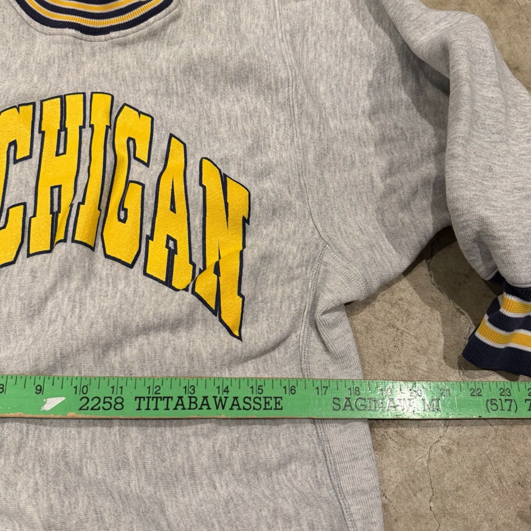 Vintage VINTAGE University Of Michigan Reverse Weave Sweatshirt Crewneck Mens Large Gray 90s Pullover Reversible Sweatshirt Crewneck Mens Large 90s Michigan Size US L / EU 52-54 / 3 - 5 Thumbnail