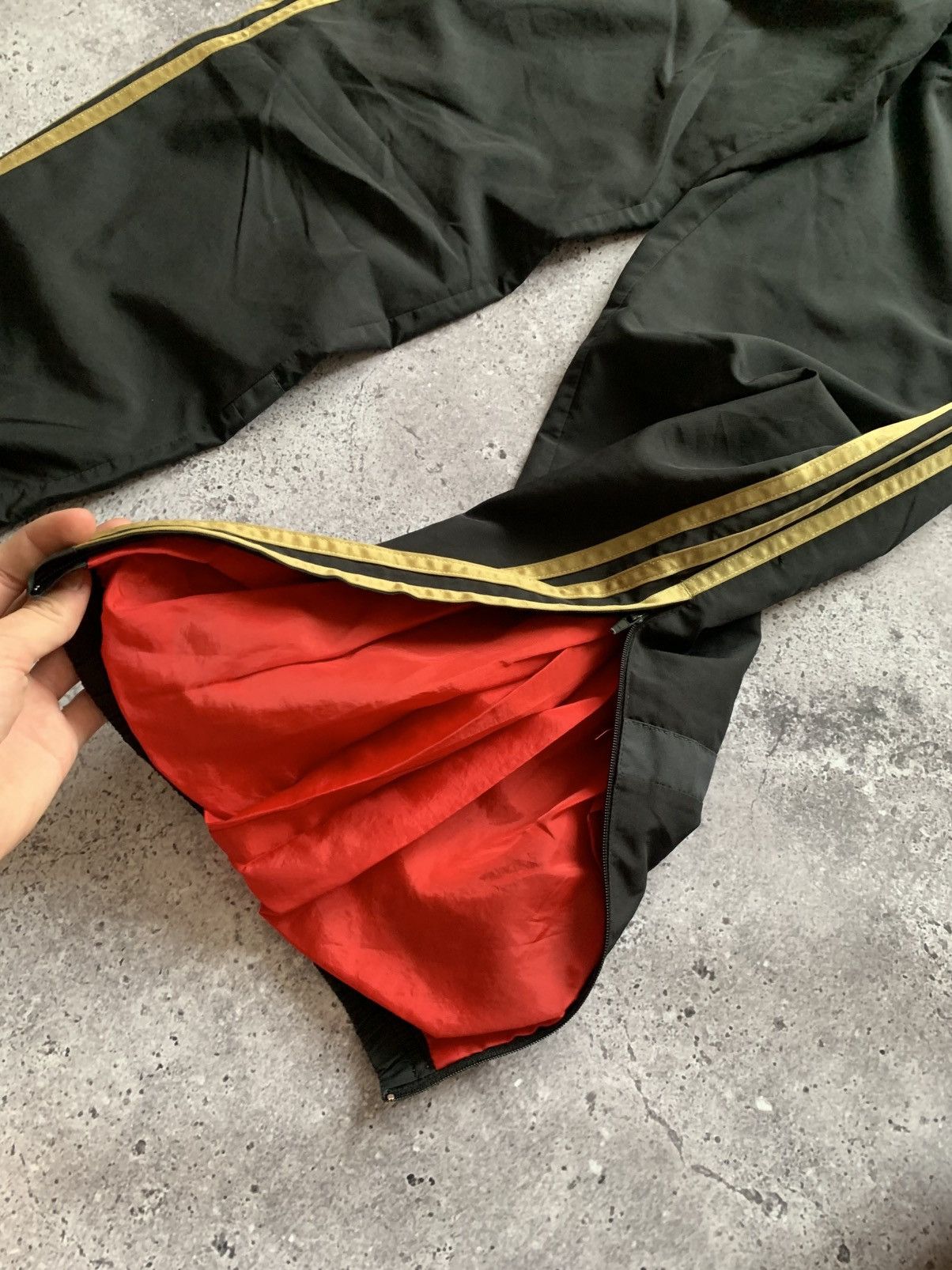 Adidas 🔥ADIDAS AC MILAN DRILL BLOCKCORE NYLON SWEATPANTS Size US 31 - 10 Thumbnail