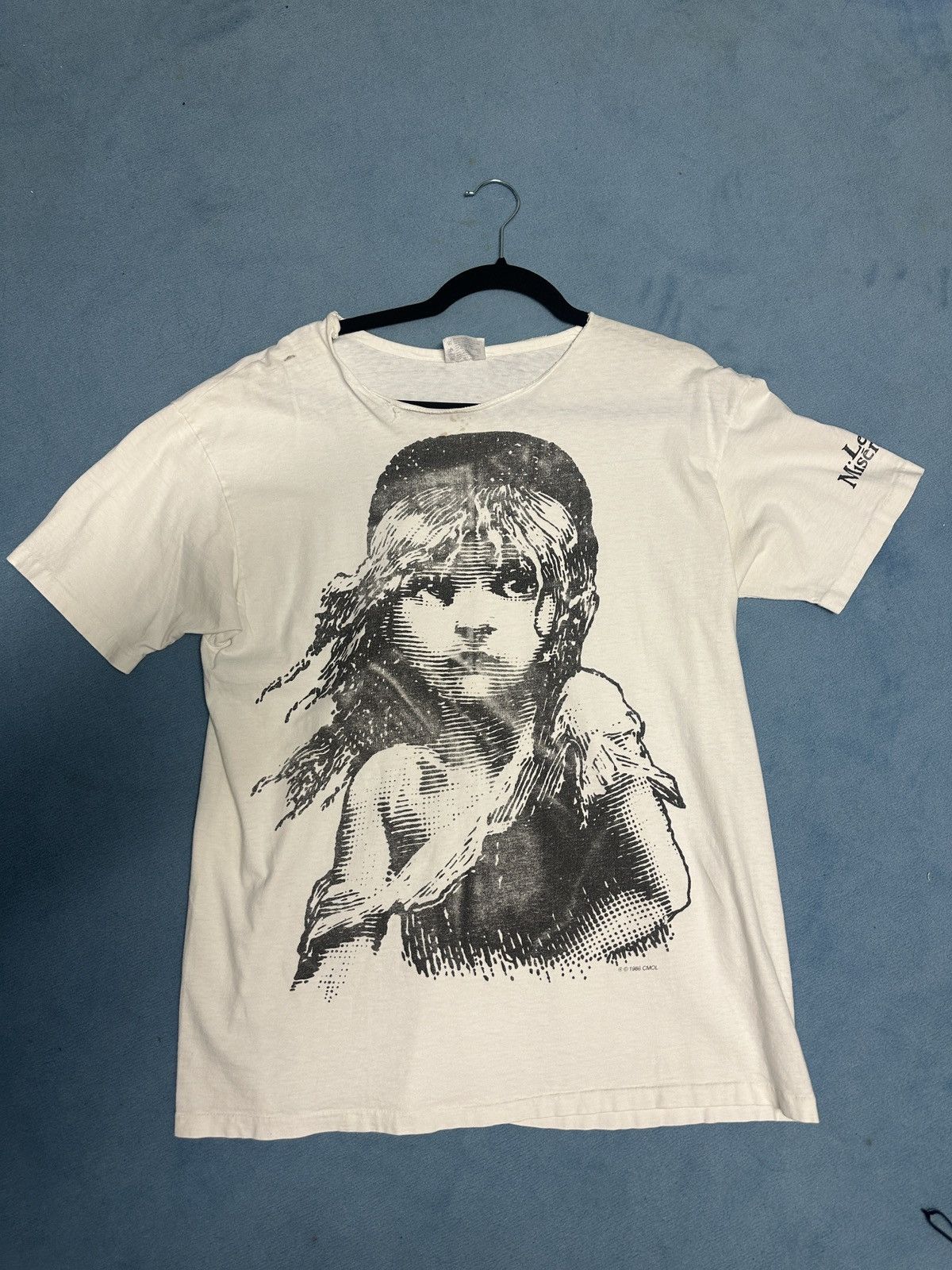 Vintage Les Miserables vintage Tee Size US XL / EU 56 / 4 - 1 Thumbnail