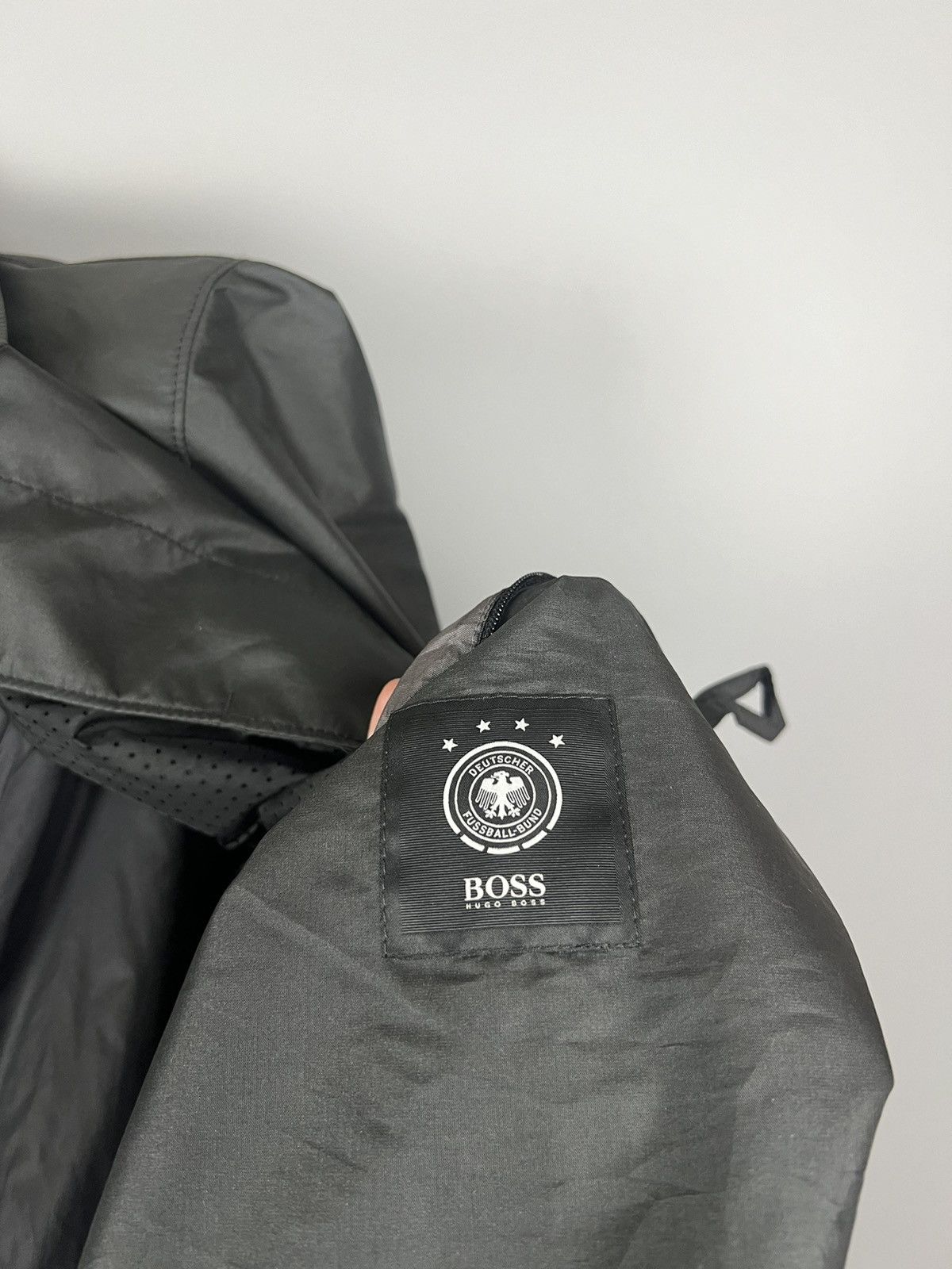 Hugo Boss Hugo Boss by Loro Piana Deutscher Fussball Bund trench coat Size S / US 4 / IT 40 - 24 Thumbnail