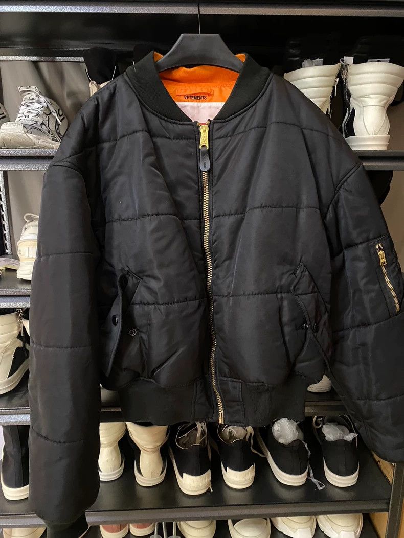 Vetements Vetements Alpha size S, 17ss first-generation reversible b Size US S / EU 44-46 / 1 - 1 Thumbnail