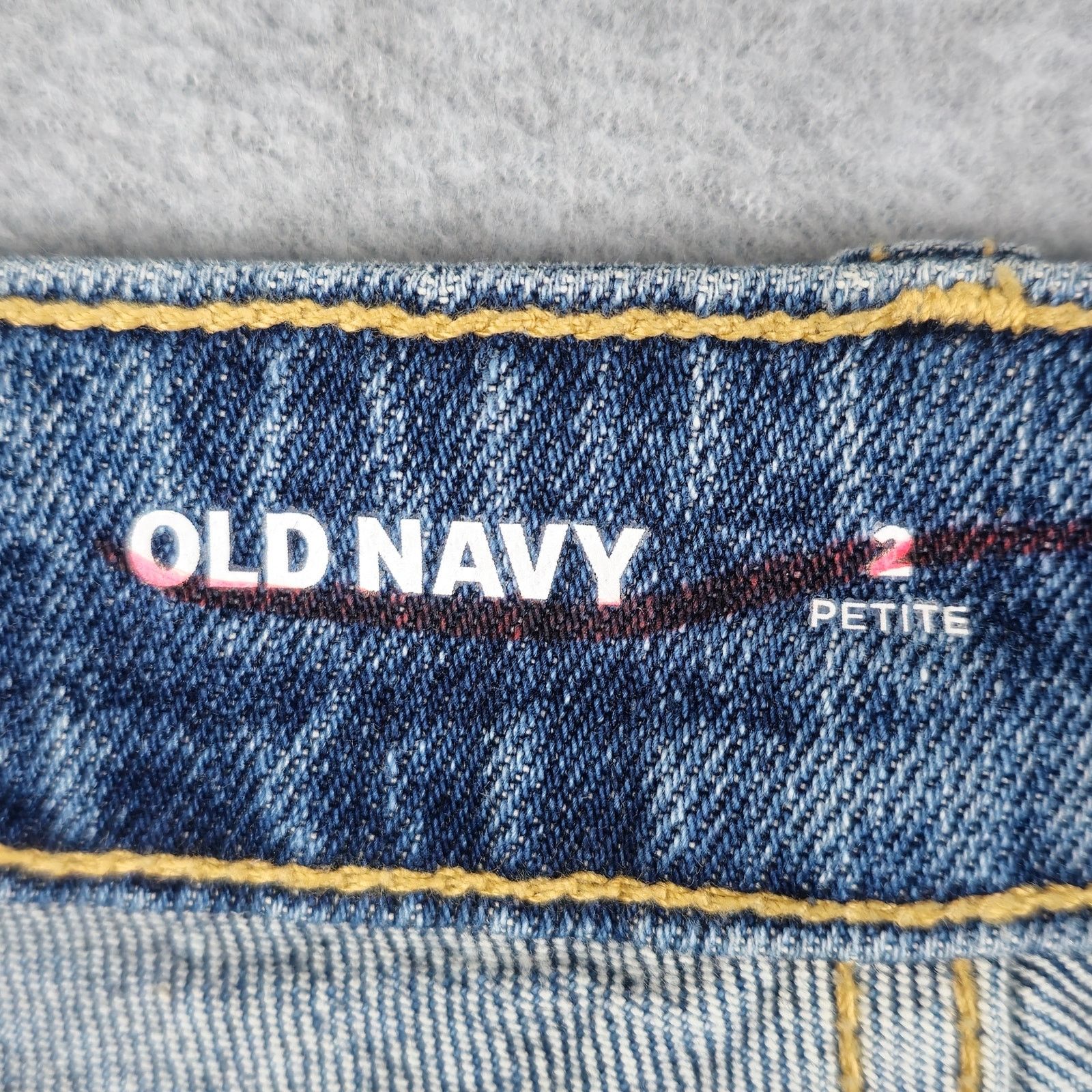 Old Navy Old Navy 2P Curvy OG Straight Distressed Jeans Raw Hem Size 26" / US 2 / IT 38 - 8 Thumbnail