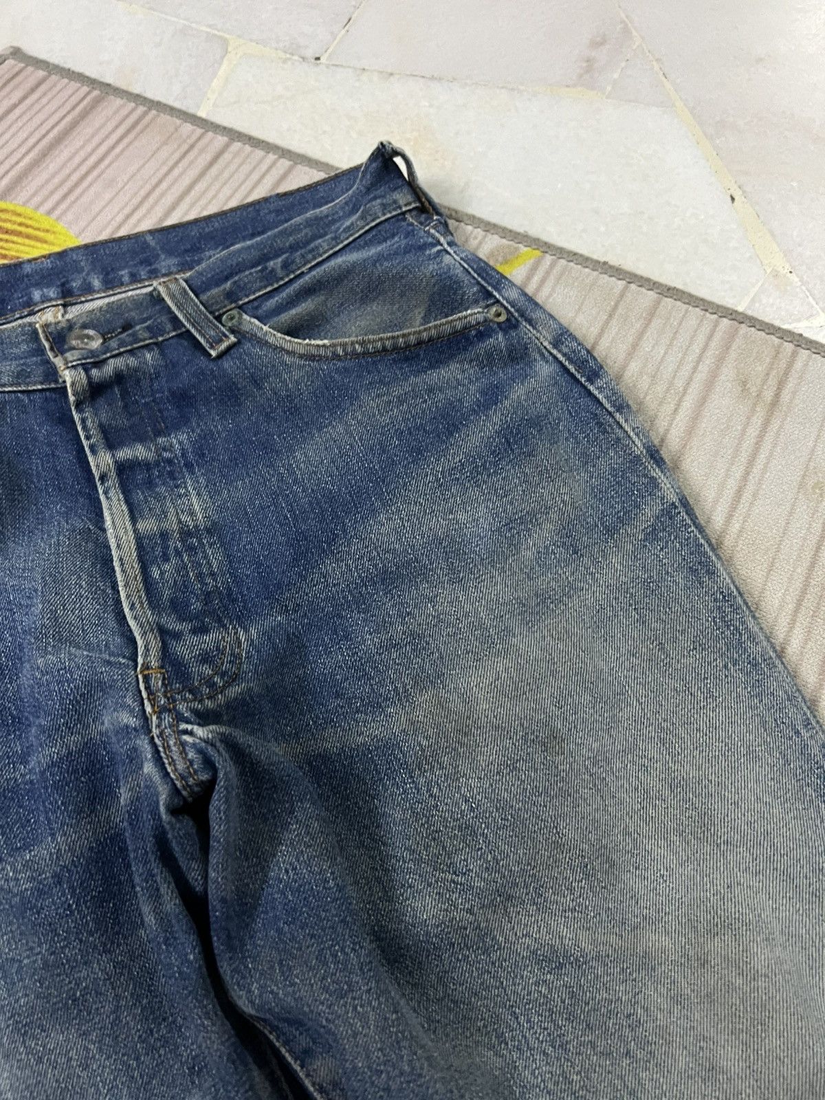 Levi's Vintage 1993 Levis 501 E Selvedge Distressed Ripped Jean Size US 29 - 9 Thumbnail