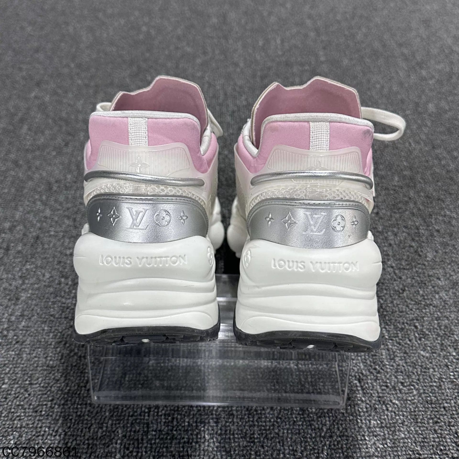Louis Vuitton LV run55 pink & white women's dad shoe 36 98 new Size US 5.5 / IT 35.5 - 5 Thumbnail