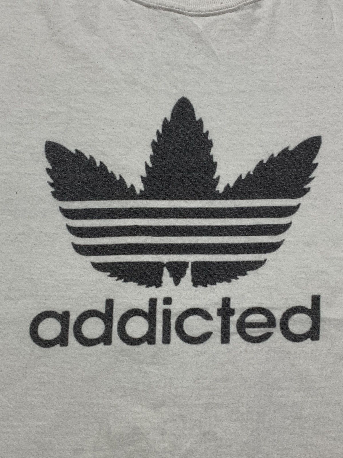 Vintage Vintage Y2K Addicted drugs 420 tee streetwear big logo sizeM Size US M / EU 48-50 / 2 - 4 Thumbnail