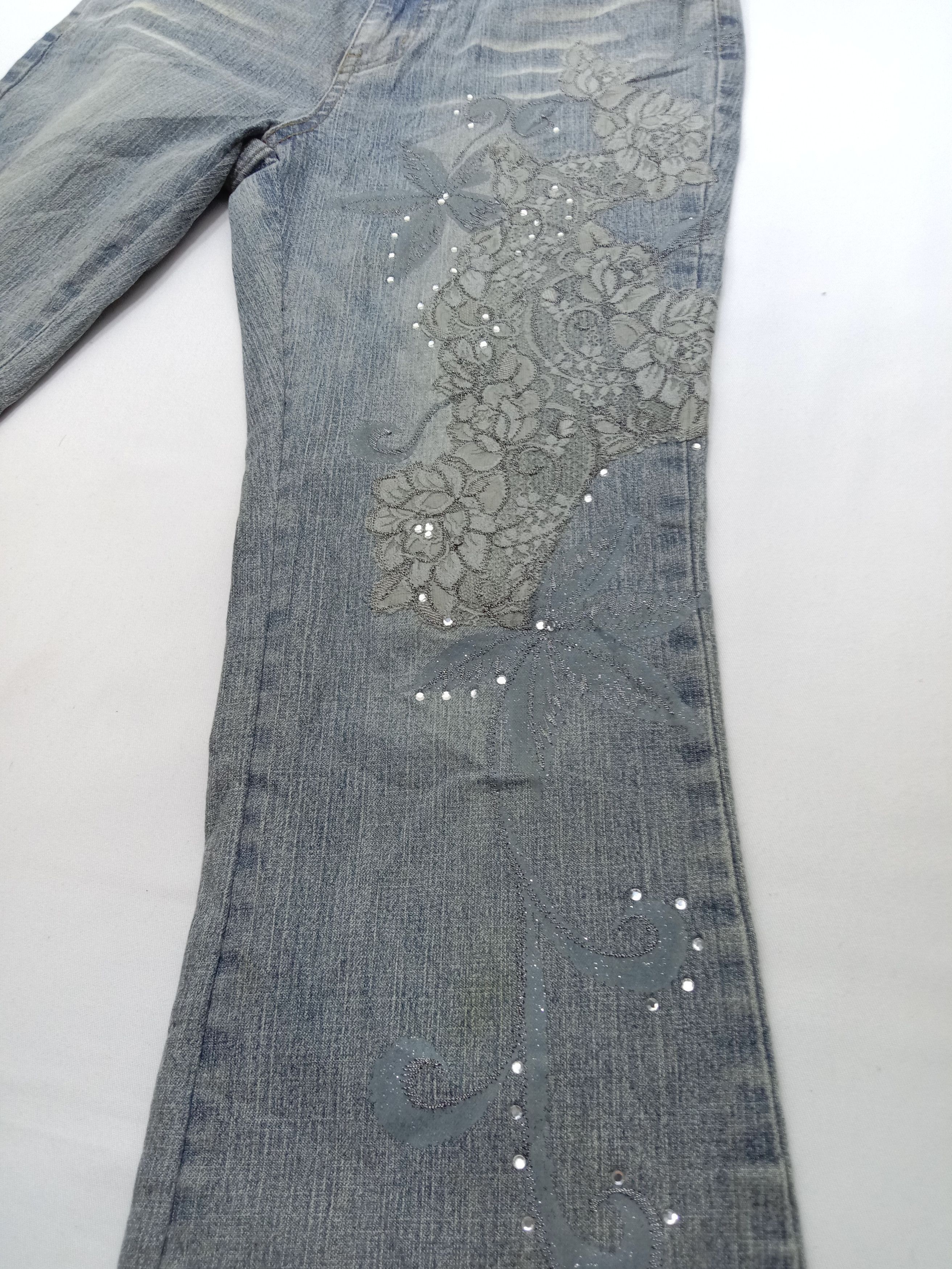 Beauty Beast Vintage Japanese Art Flower Embroidered Flare Jeans Size 27" / US 4 / IT 40 - 11 Thumbnail