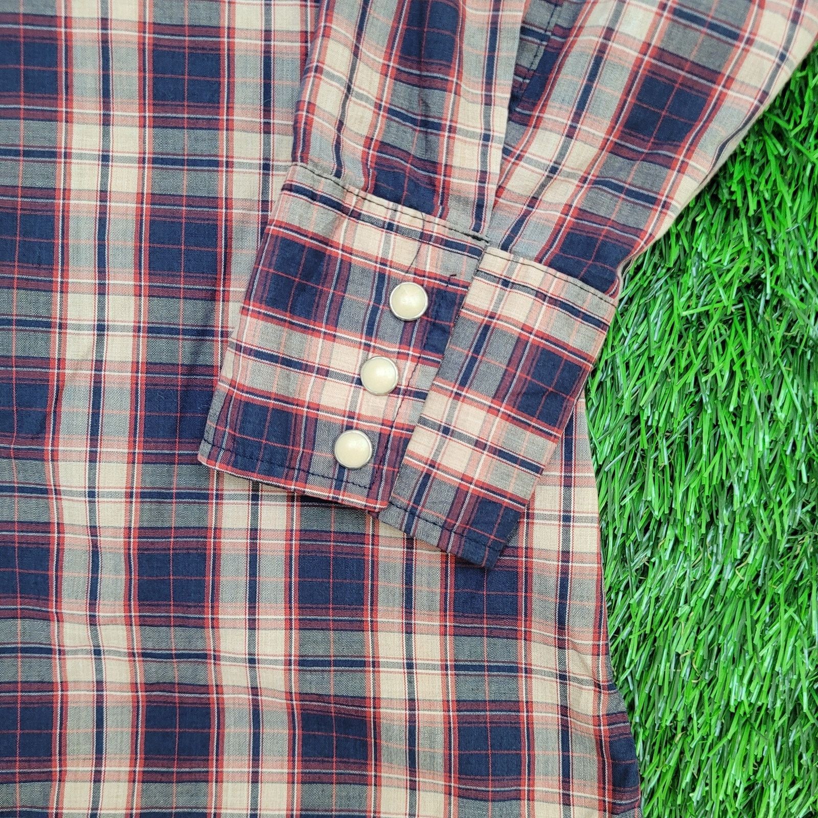 Wrangler VTG Wrangler Western Pearl Snap Shirt XL Shadow Plaid USA Size US XL / EU 56 / 4 - 6 Thumbnail