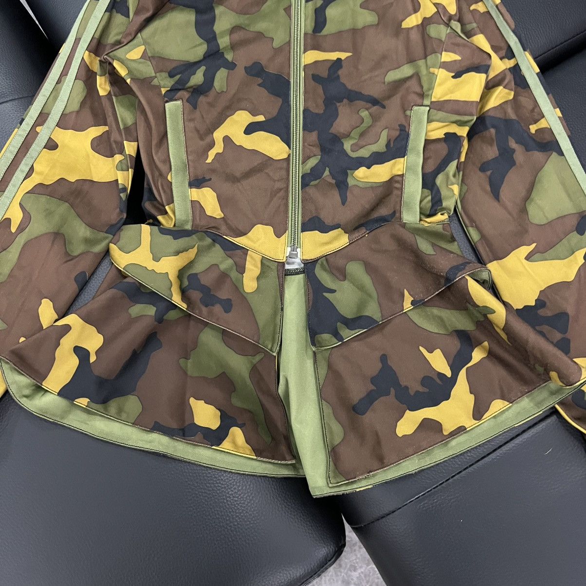 Adidas Adidas by Jeremy Scott FW11 Sample Camo Jacket Size M / US 6-8 / IT 42-44 - 5 Thumbnail
