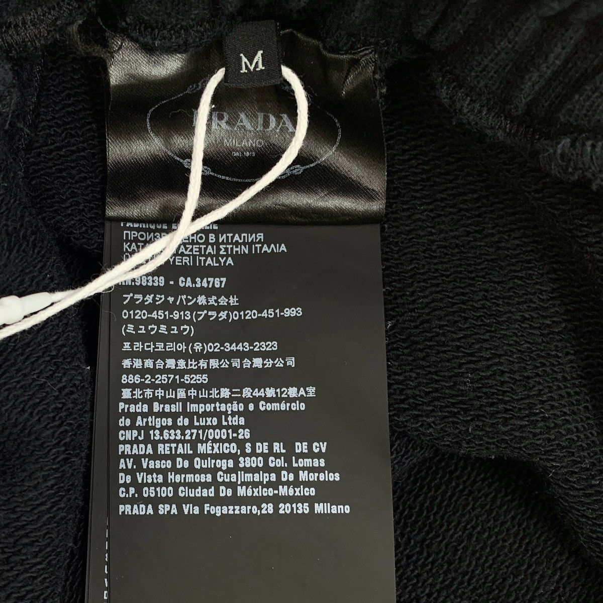 Prada Prada Black Triangle Logo Sequin Design Casual Shorts K26WX Size 28" / US 6 / IT 42 - 6 Thumbnail