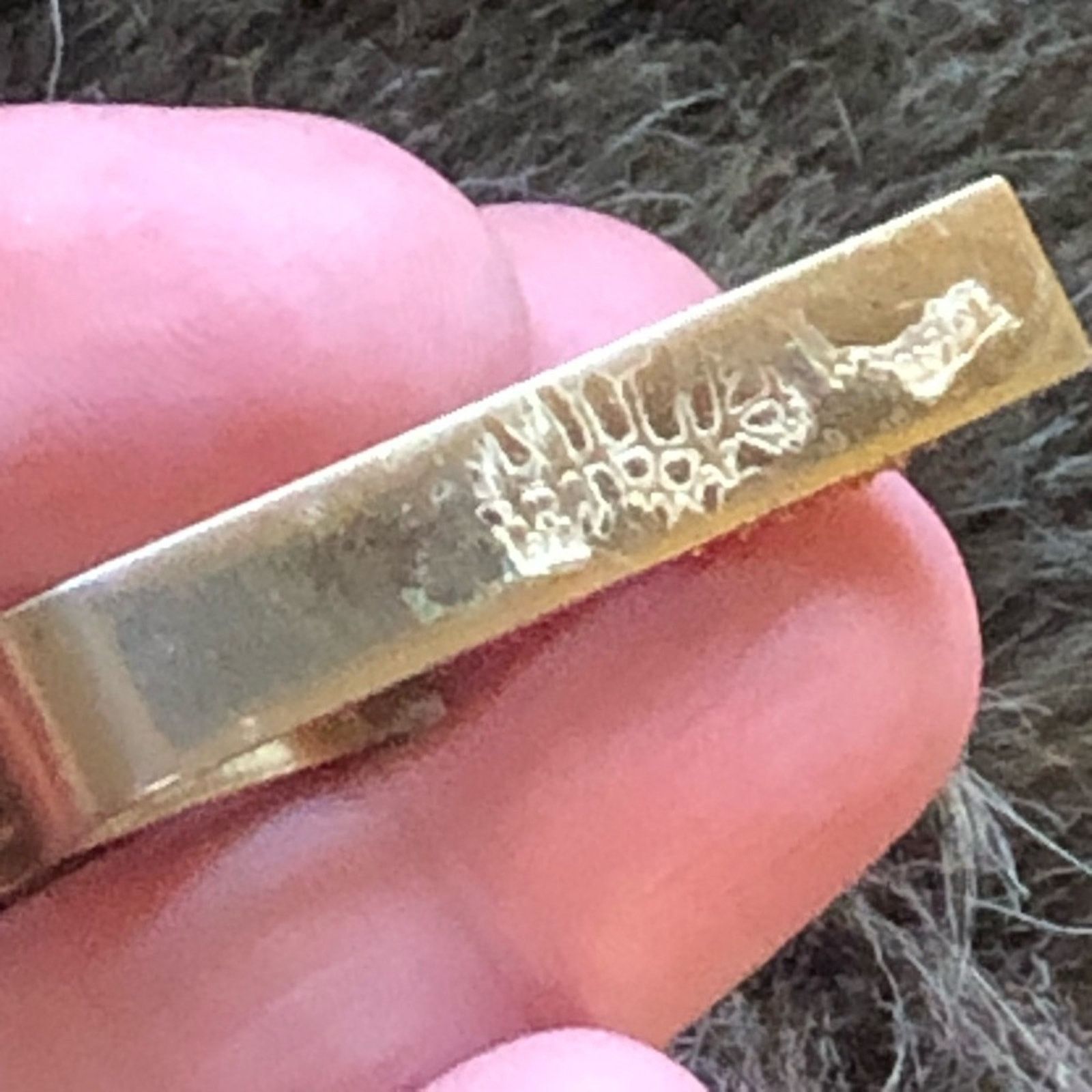 Vintage Vintage 1950s gold engraved animal petroglyph tie bar clip Size ONE SIZE - 2 Thumbnail