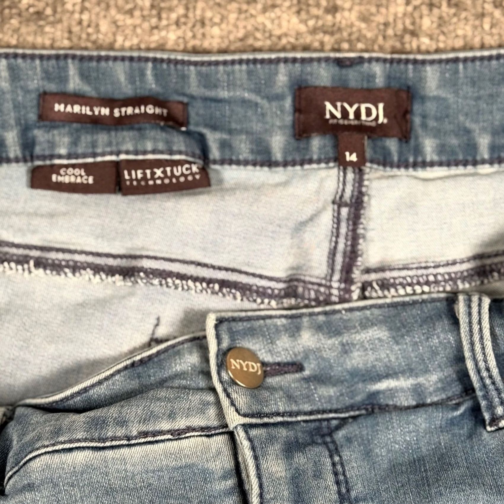 NYDJ NYDJ Elodie Marilyn Straight Leg Jeans Light Wash Slimming Lift & Tuck Technology 14W Rip 5-Pocket Denim Jeans Women Slim Straight Size 36" / US 14 / IT 50 - 5 Thumbnail