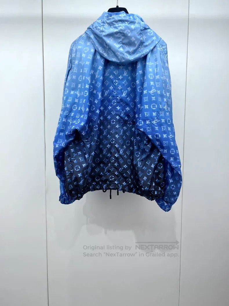 Louis Vuitton Louis Vuitton Old-print gradient hooded trench jacket Size XXS / US 00 / IT 34 - 2 Thumbnail