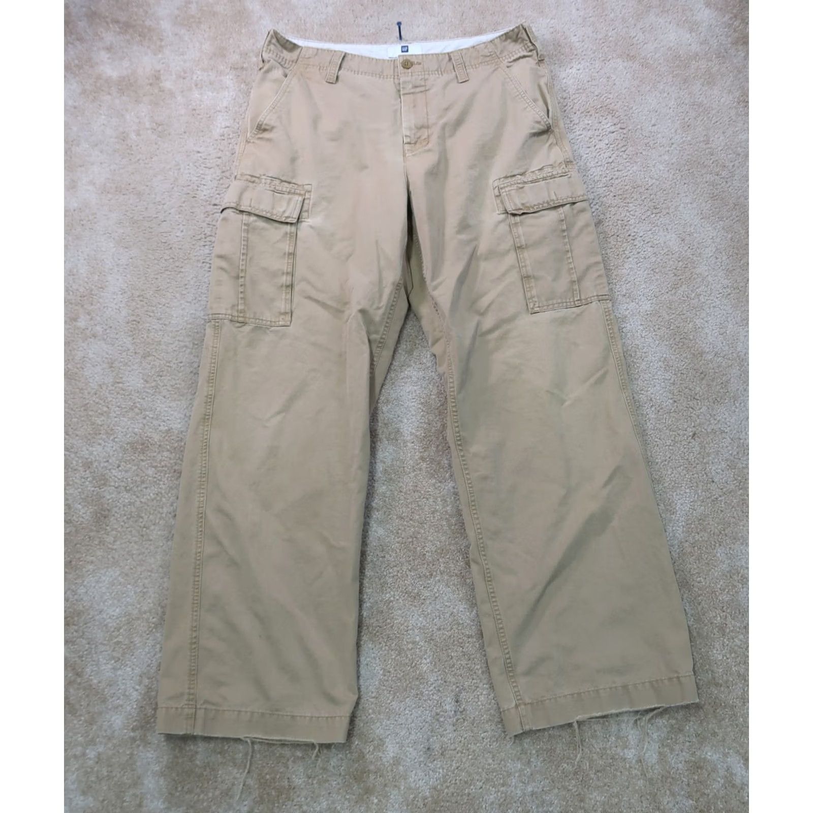 Gap Gap Cargo Pants Men’s 36x34 Beige Straight Leg Baggy Streetwear Pants Mens Regular Vintage: No, 36x34? Size US 36 / EU 52 - 2 Thumbnail