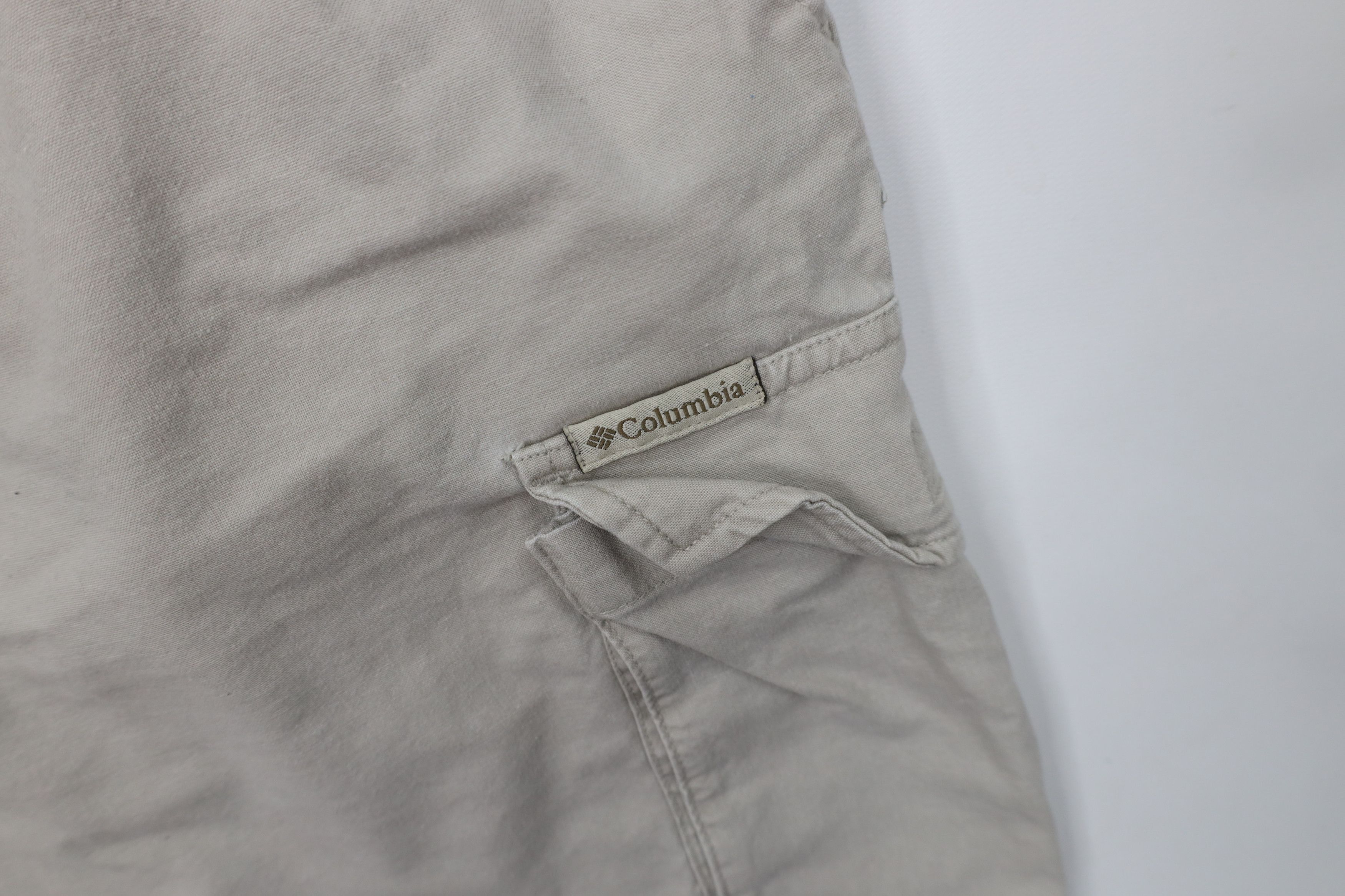 Columbia Vintage Columbia Above Knee Trekking Cargo Shorts Beige Size US 36 / EU 52 - 5 Thumbnail