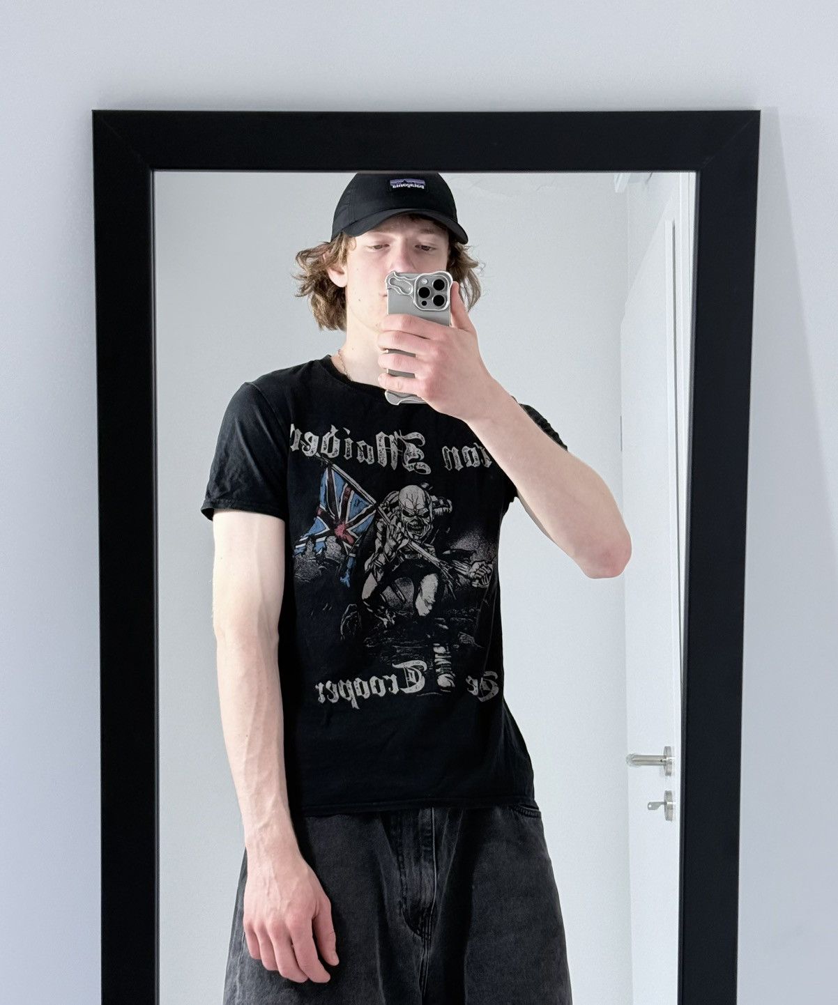 Band Tees Vintage Iron Maiden streetwear band rock punk t-shirt Size US S / EU 44-46 / 1 - 2 Thumbnail