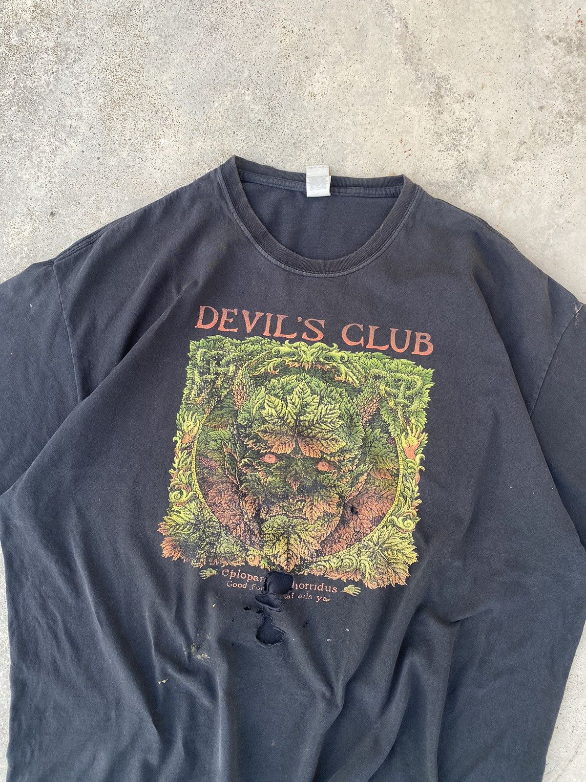 Band Tees Distressed Sun Faded Demon Devils Head Tees Size US XXL / EU 58 / 5 - 2 Thumbnail