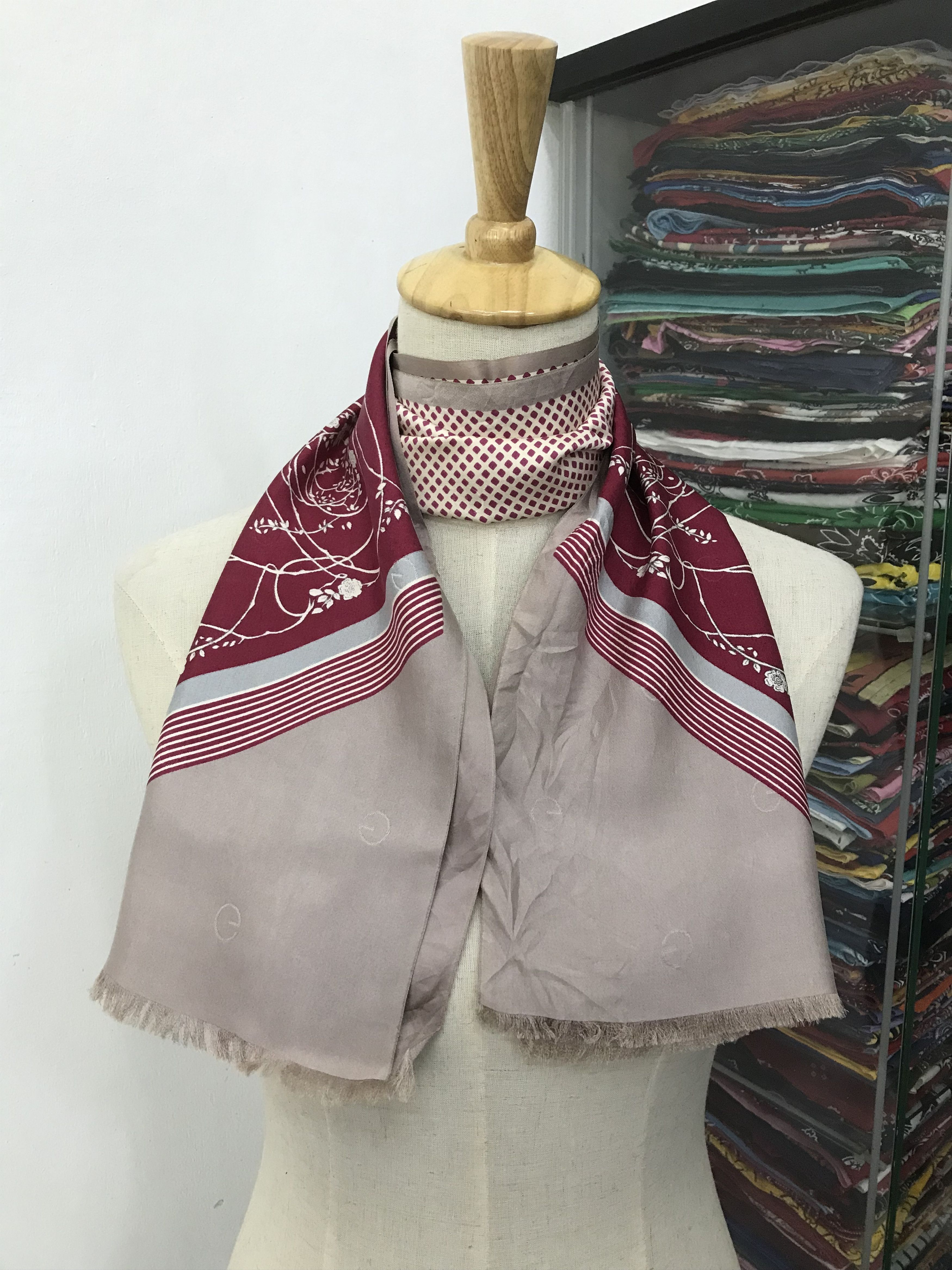 Vintage Vintage Silk Scarf Size ONE SIZE - 1 Thumbnail