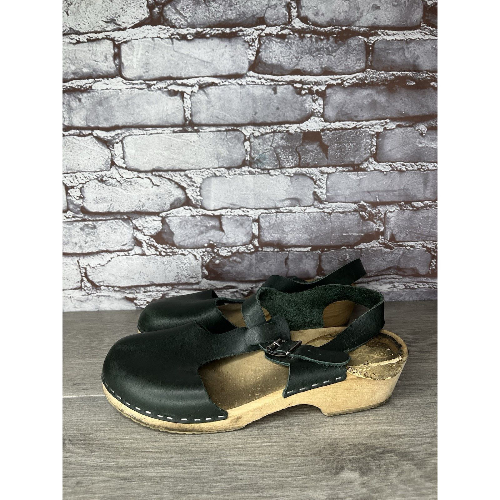 Swedish Hasbeens Swedish Hasbeens Black Leather T-Strap Wooden Clogs Shoes Wo Size US 10.5 / IT 40.5 - 2 Thumbnail