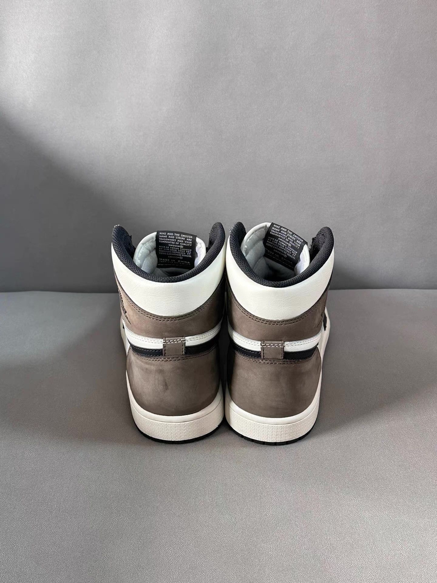 Nike Air Jordan 1 Mocha Ｑ20 Size US 10.5 / EU 43-44 - 3 Thumbnail