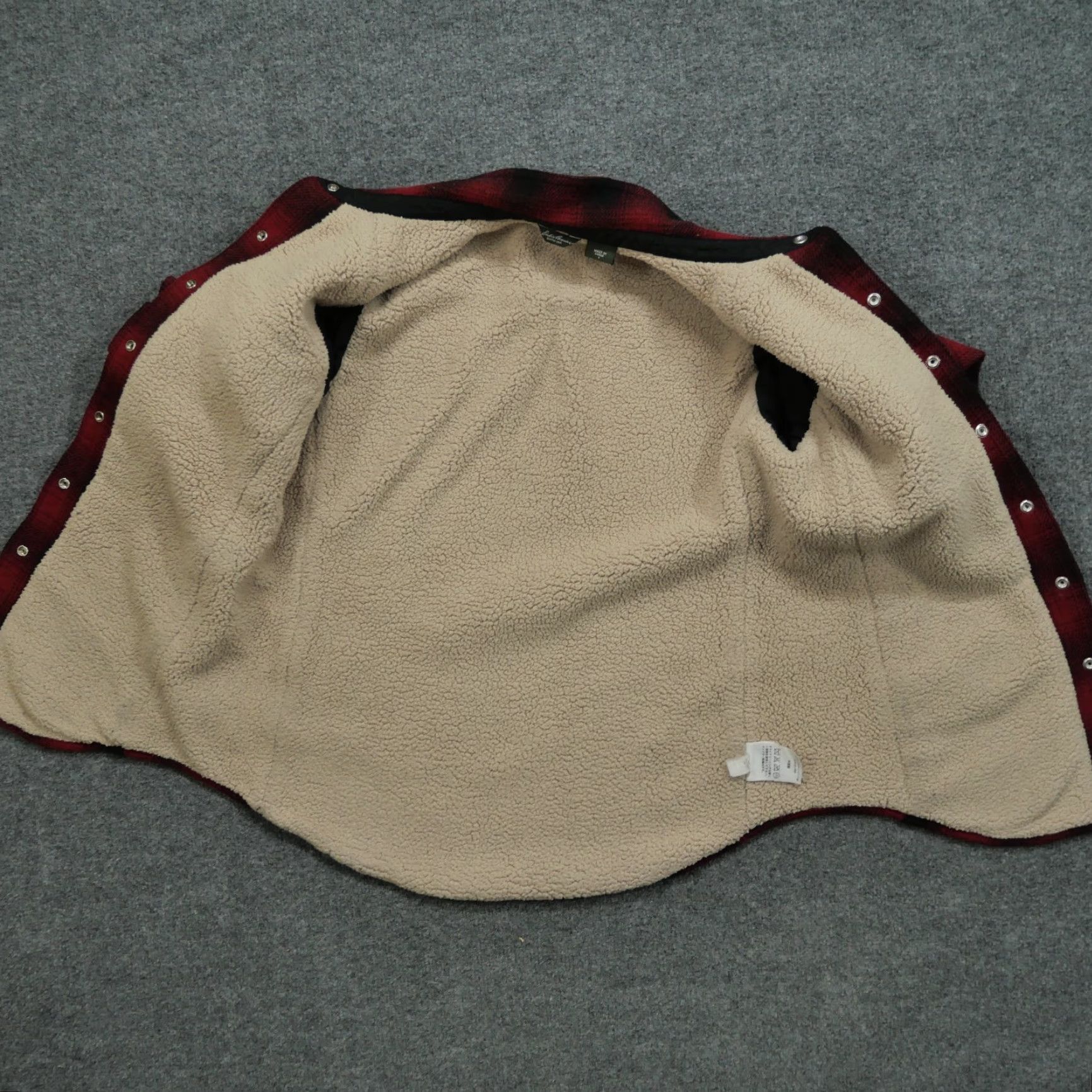 Eddie Bauer VINTAGE Eddie Bauer Jacket Womens Small Red Black Buffalo Plaid Sherpa Wool Shacket Size S / US 4 / IT 40 - 7 Thumbnail